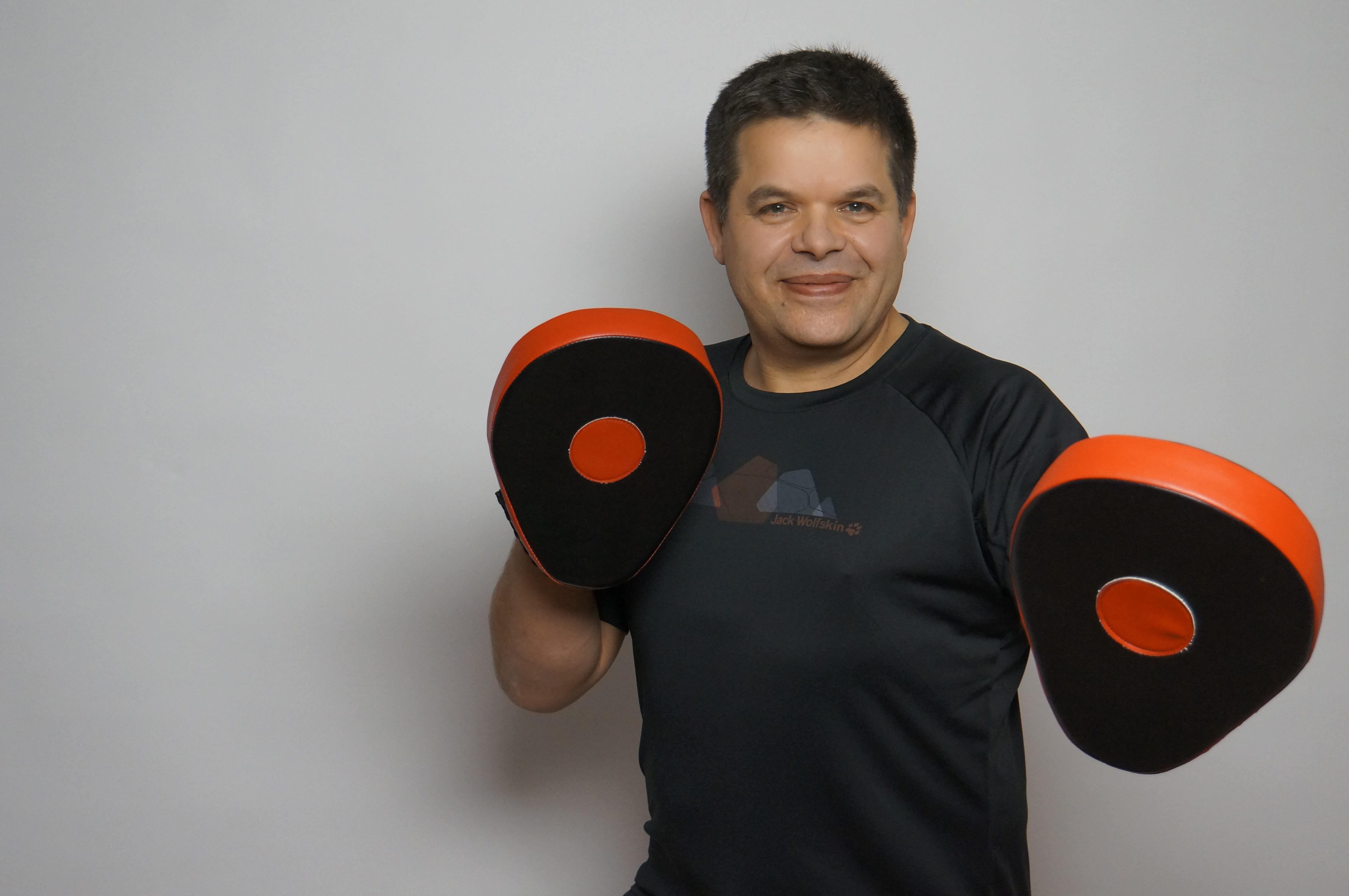 looking at camera, strong, front view, a, competition, selbstbestimmung, man, 4K, athlete, force, box, sport, weight training, holding, cut out, standing, HD Wallpaper