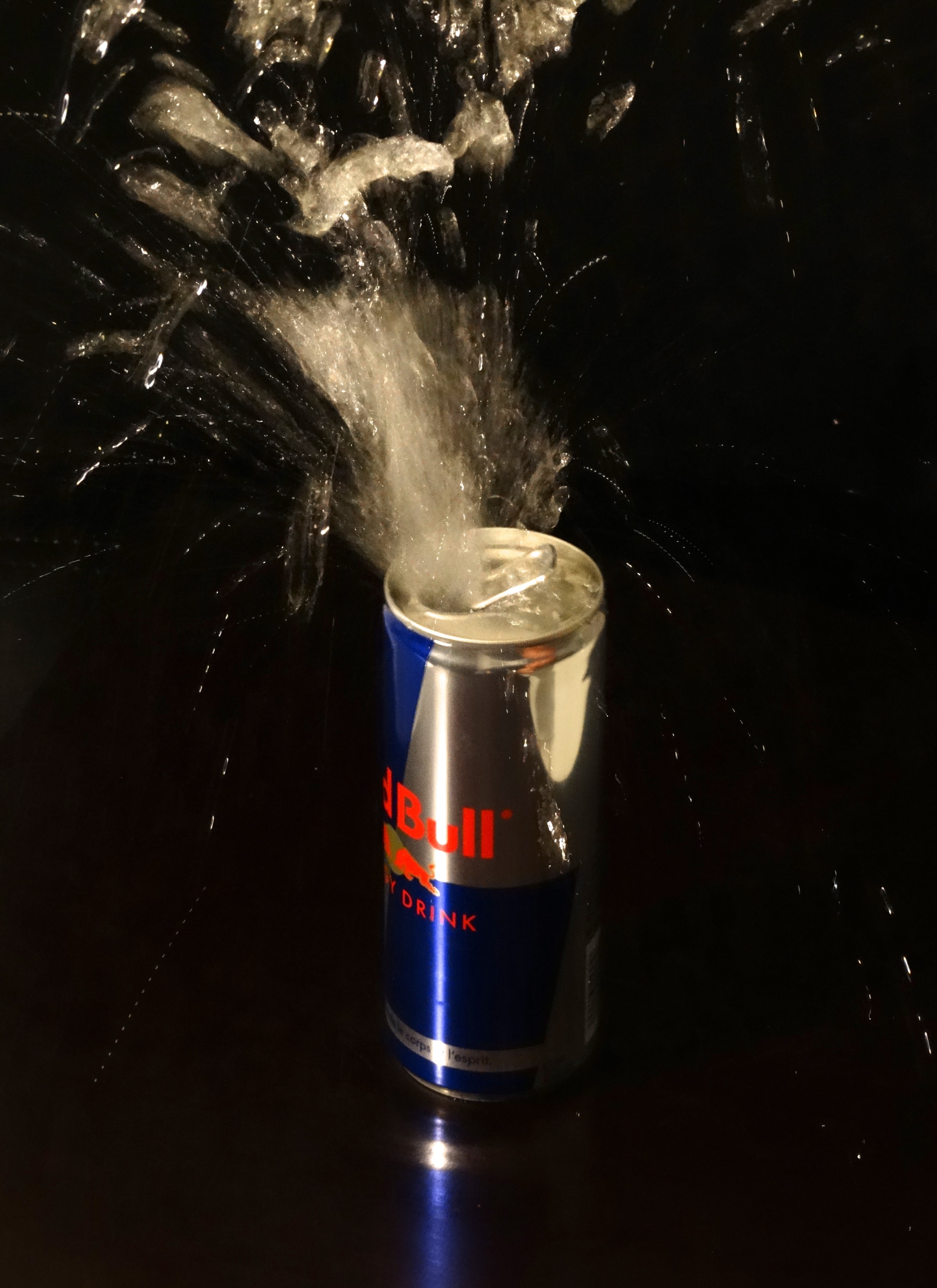 motion, nature, moist, 4K, strengthening, table, refreshment, still life, bottle, close-up, indoors, discharge, box, aluminium, alive, explosive, red, Phone HD Wallpaper