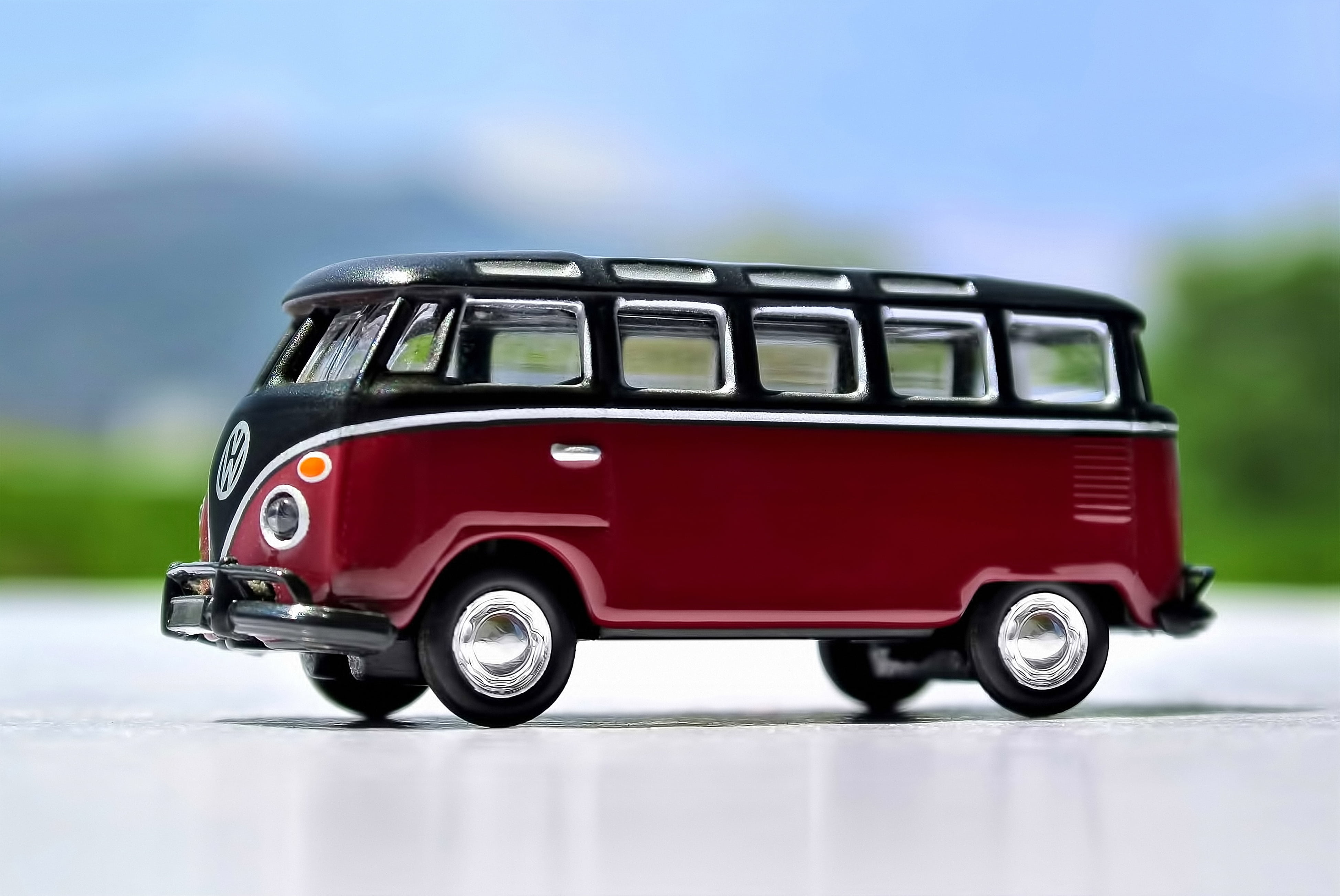 close, small, t, architecture, mode of transportation, 4K, volkswagen, transportation, bouquet, land vehicle, mode of transport, cast, sky, copy space, HD Wallpaper