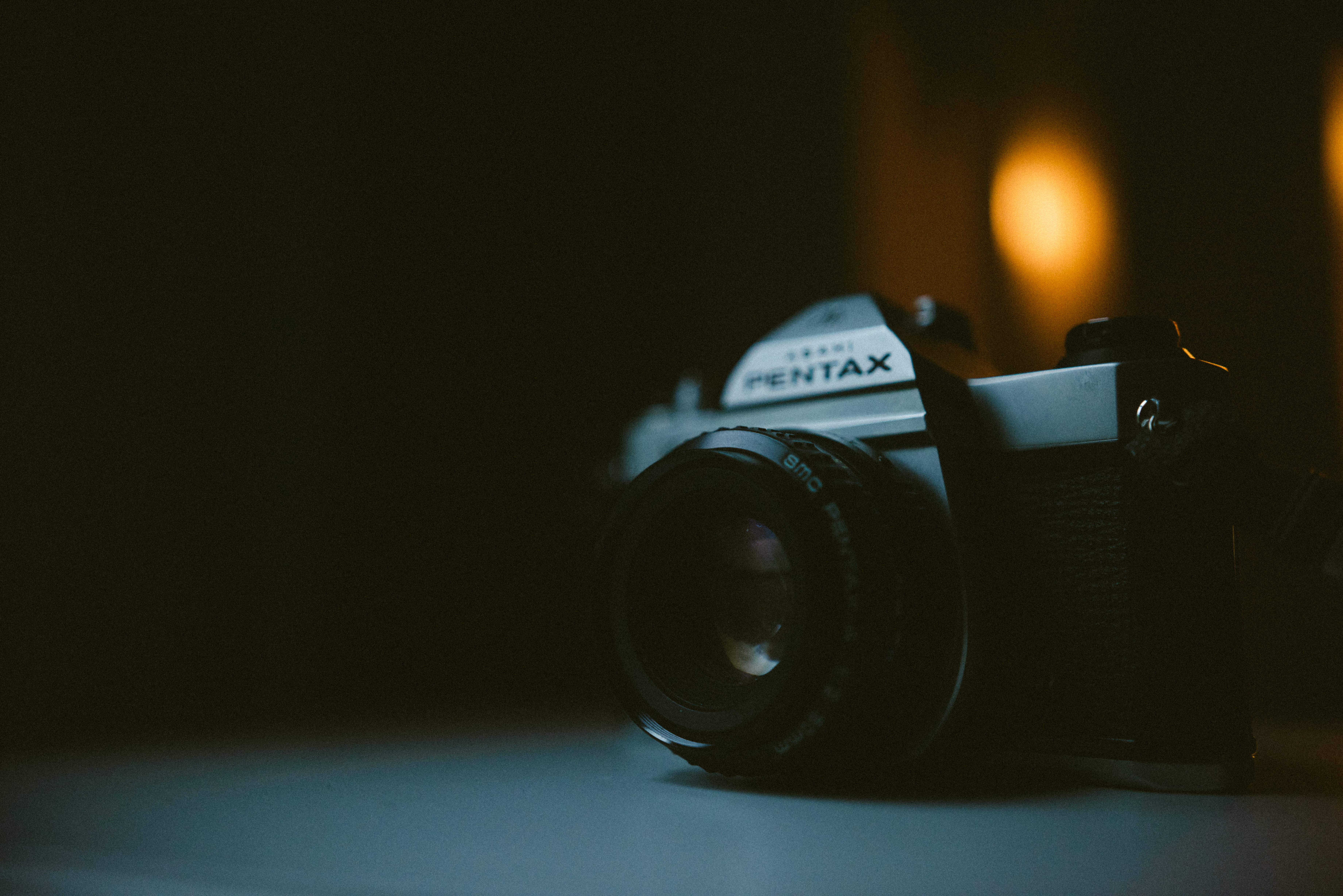 film industry, lens - Optical Instrument, black, silver, table, old, close-up, antique, photography, still life, communication, camera - Photographic Equipment, HD Wallpaper