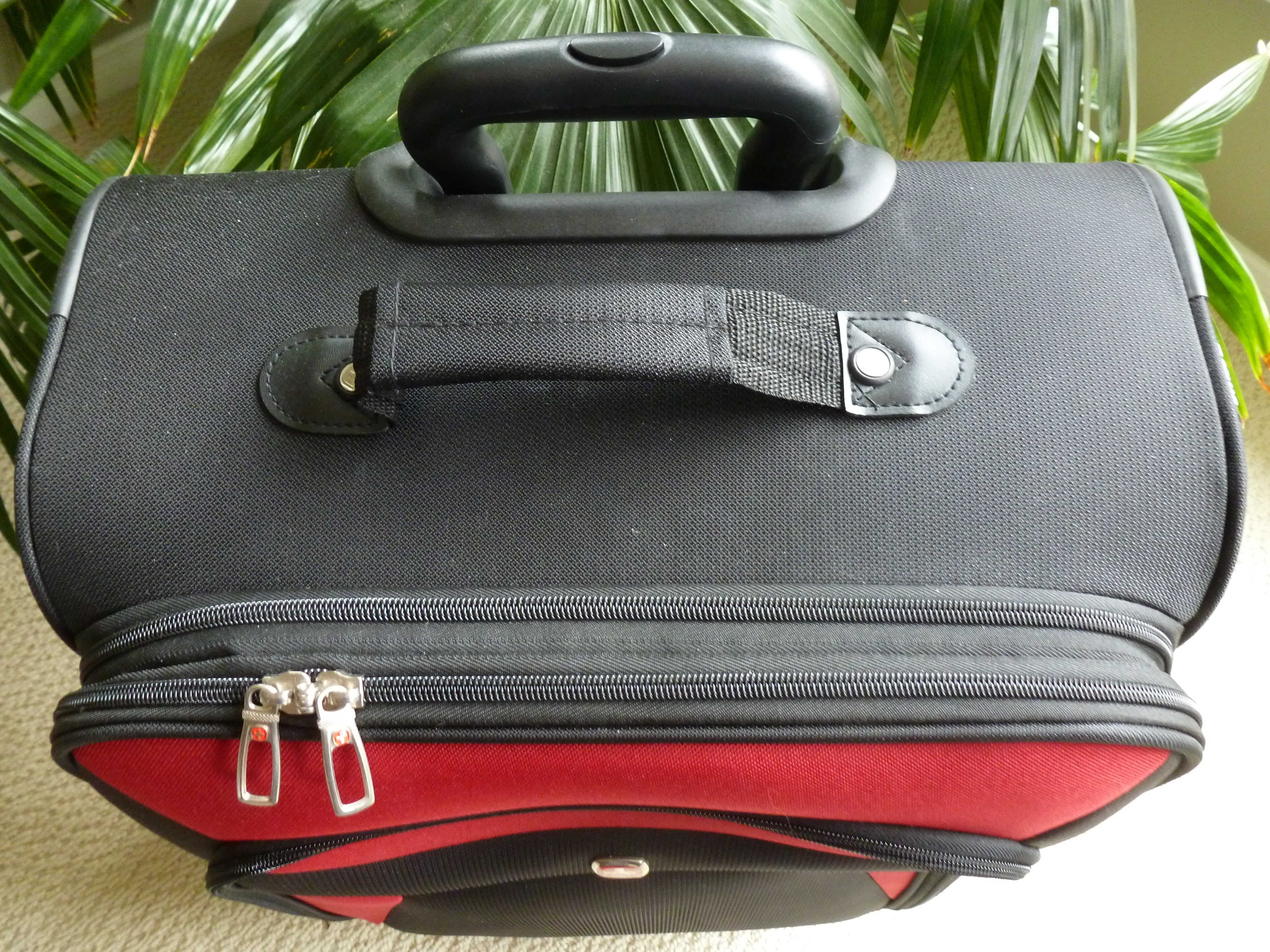 luggage, safety, indoors, compartment, close-up, travel, technology, upright, packing, personal accessory, shoe, no people, textile, security, suitcase, HD Wallpaper