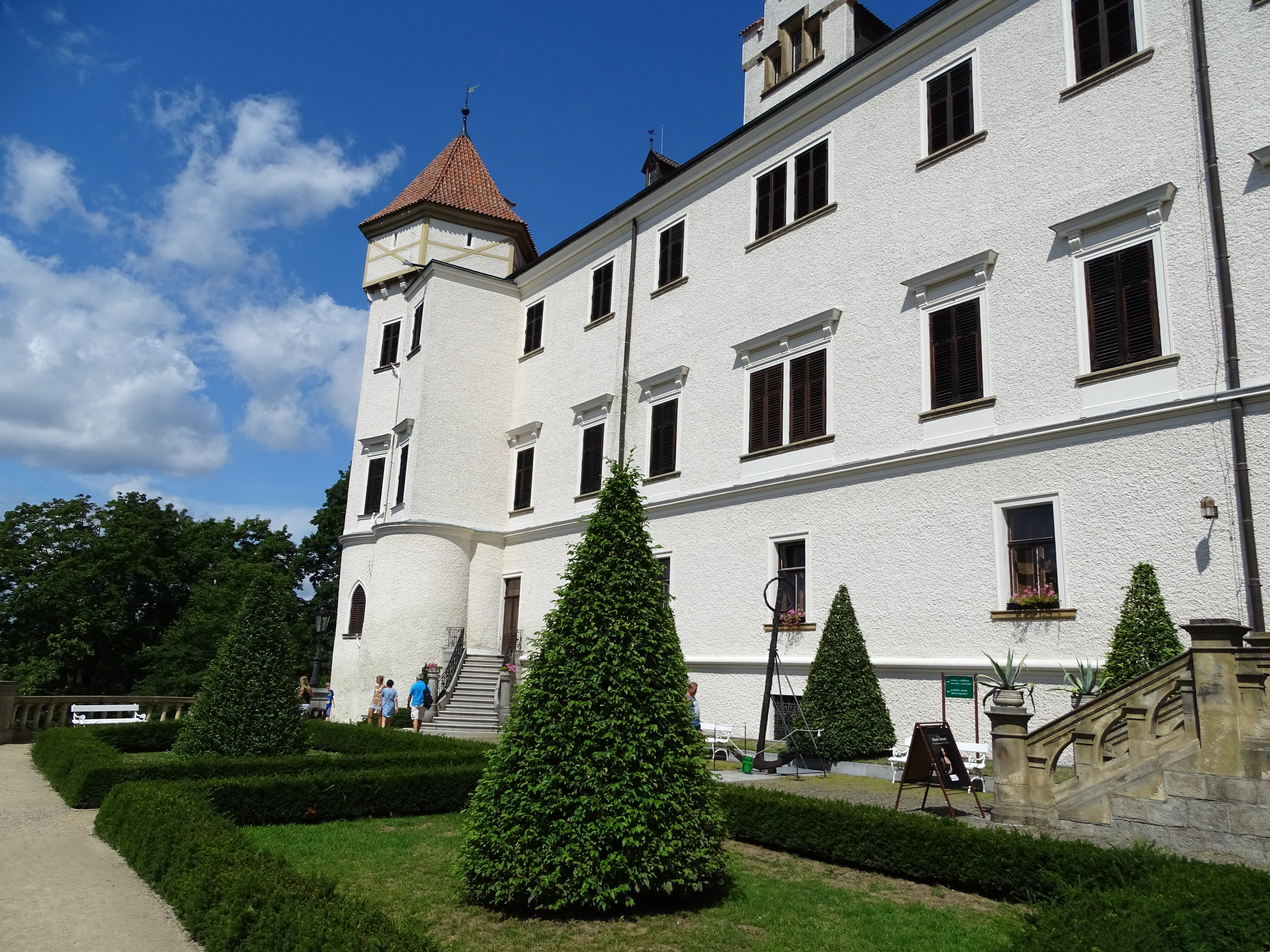 spire, place of worship, outdoors, monument, tower, building exterior, green, castle, building, blue, architecture, old house, art nouveau villas, castle garden, HD Wallpaper
