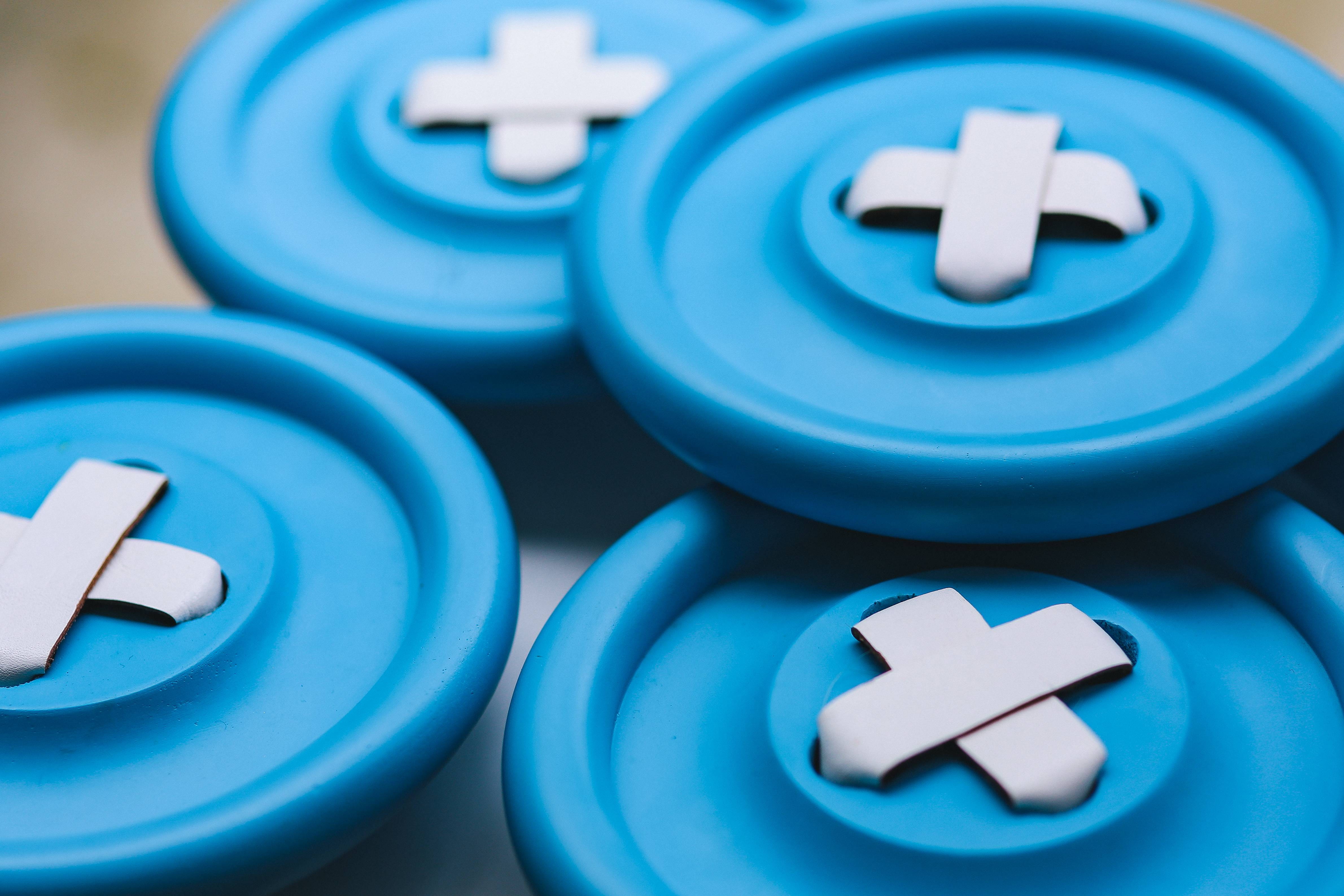 focus on foreground, high angle view, 4K, extreme close-up, group of objects, close-up, day, buttons, plastic, fashion, Close-ups, medicine, big, shape, HD Wallpaper
