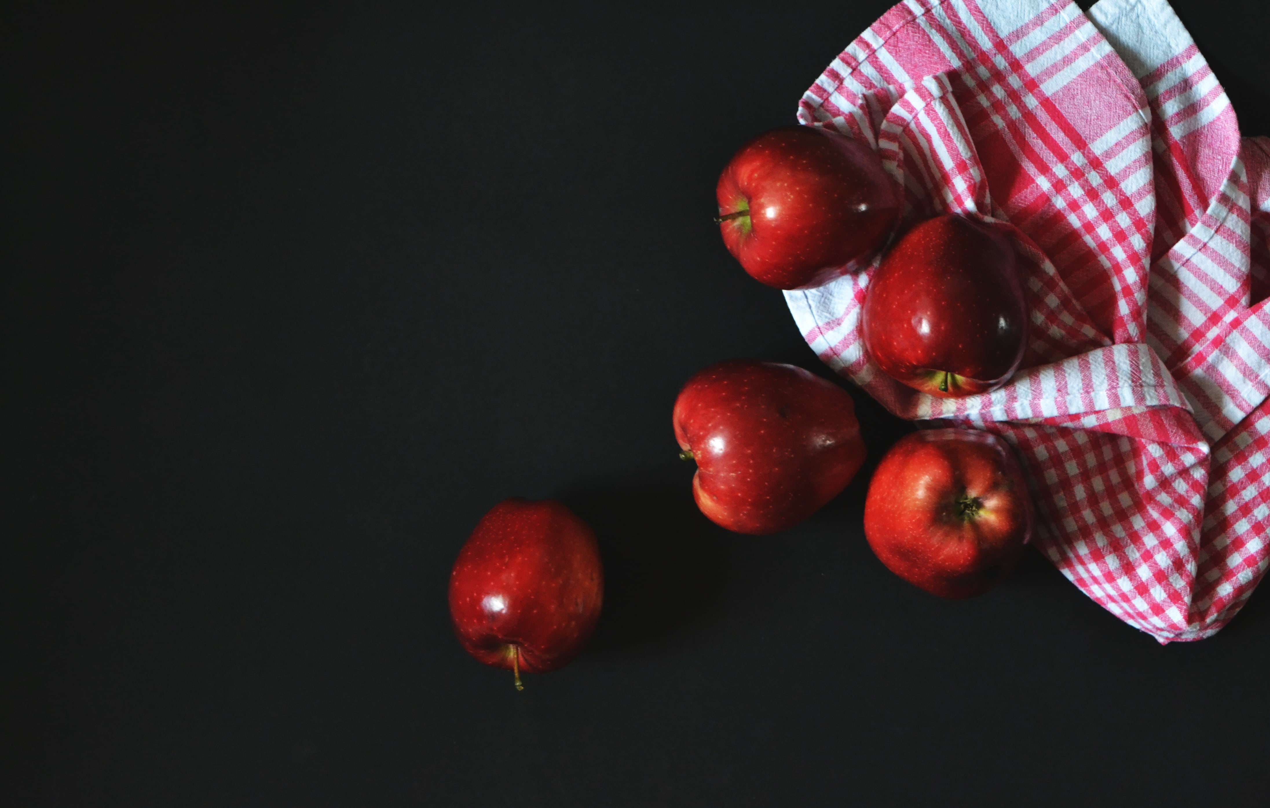 large group of objects, red apple, copy space, still life, near, cloth, white, apple - fruit, food and drink, close-up, delicious, group of objects, 4K, HD Wallpaper