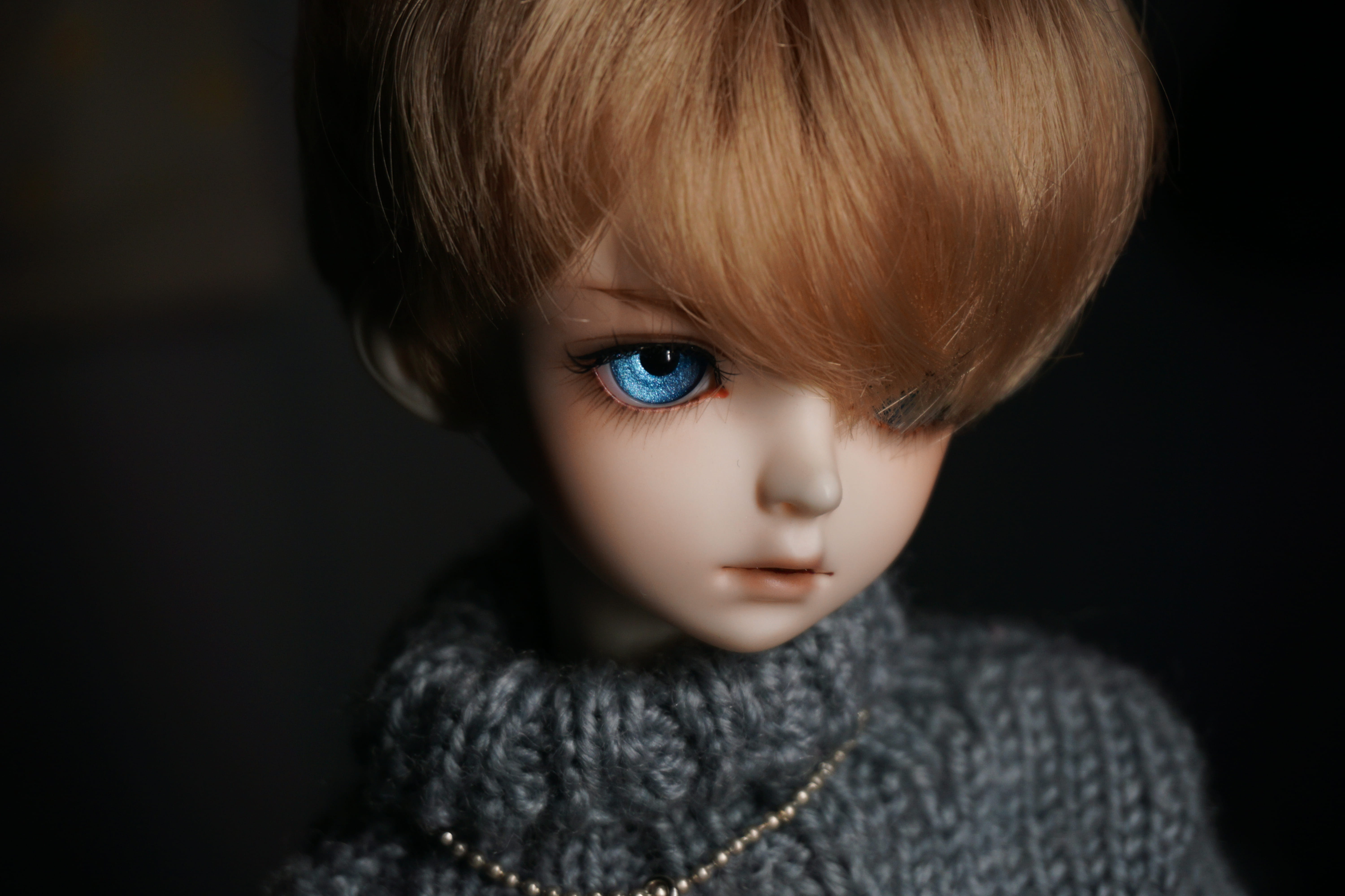 short, close-up, human body part, studio shot, child, offspring, 5K, gray, close up, small, necklace, sweater, boys, sadness, caucasian Ethnicity, human Face, HD Wallpaper
