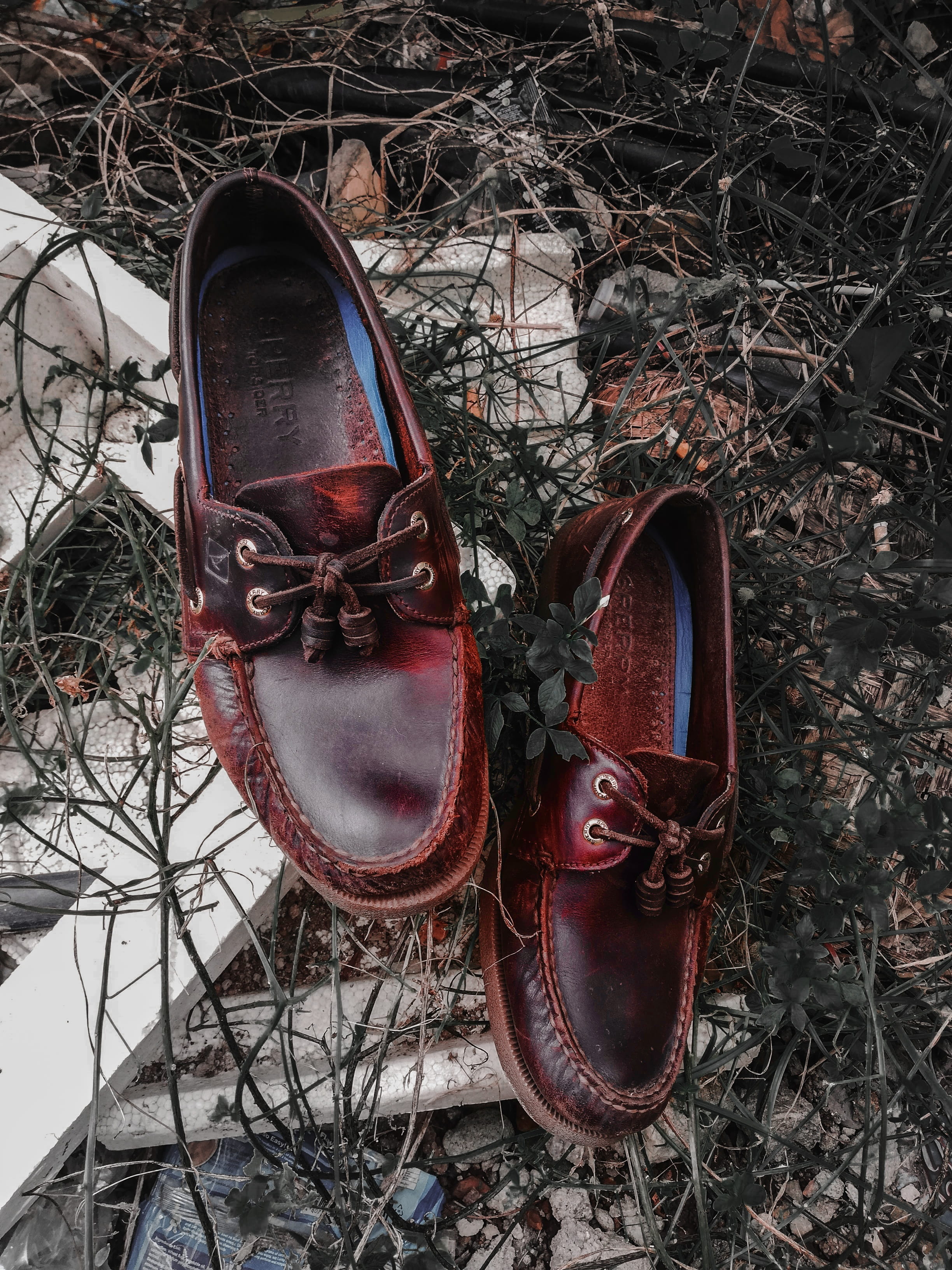 leather, no people, nature, run-down, fashion, day, rusty, high angle view, personal accessory, close-up, damaged, mode of transportation, white, messy, Phone HD Wallpaper