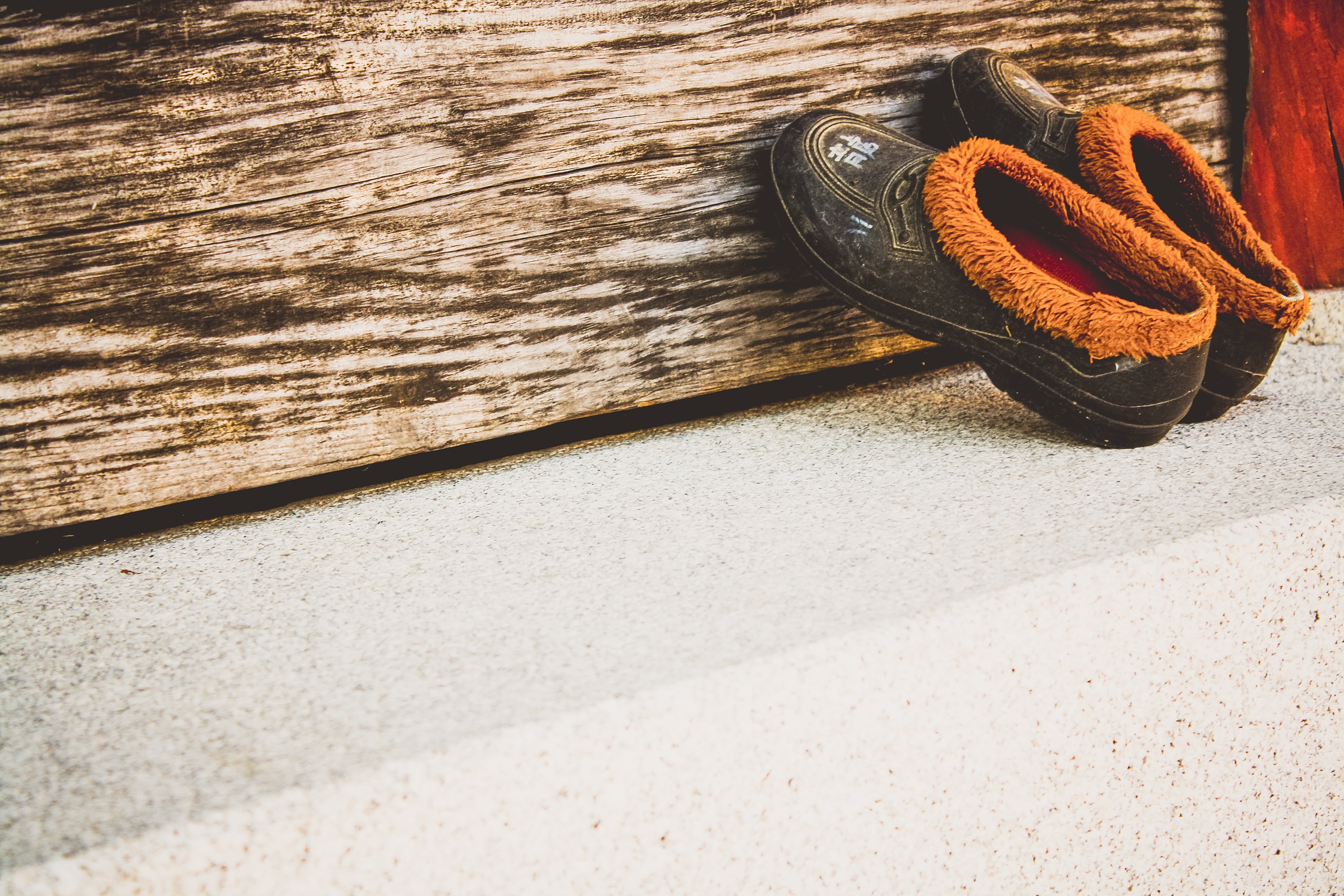 wood - material, footpath, retro, still life, table, beach, leather, shoe, shoes, orange color, old, compatibility, outdoors, personal accessory, footwear, HD Wallpaper