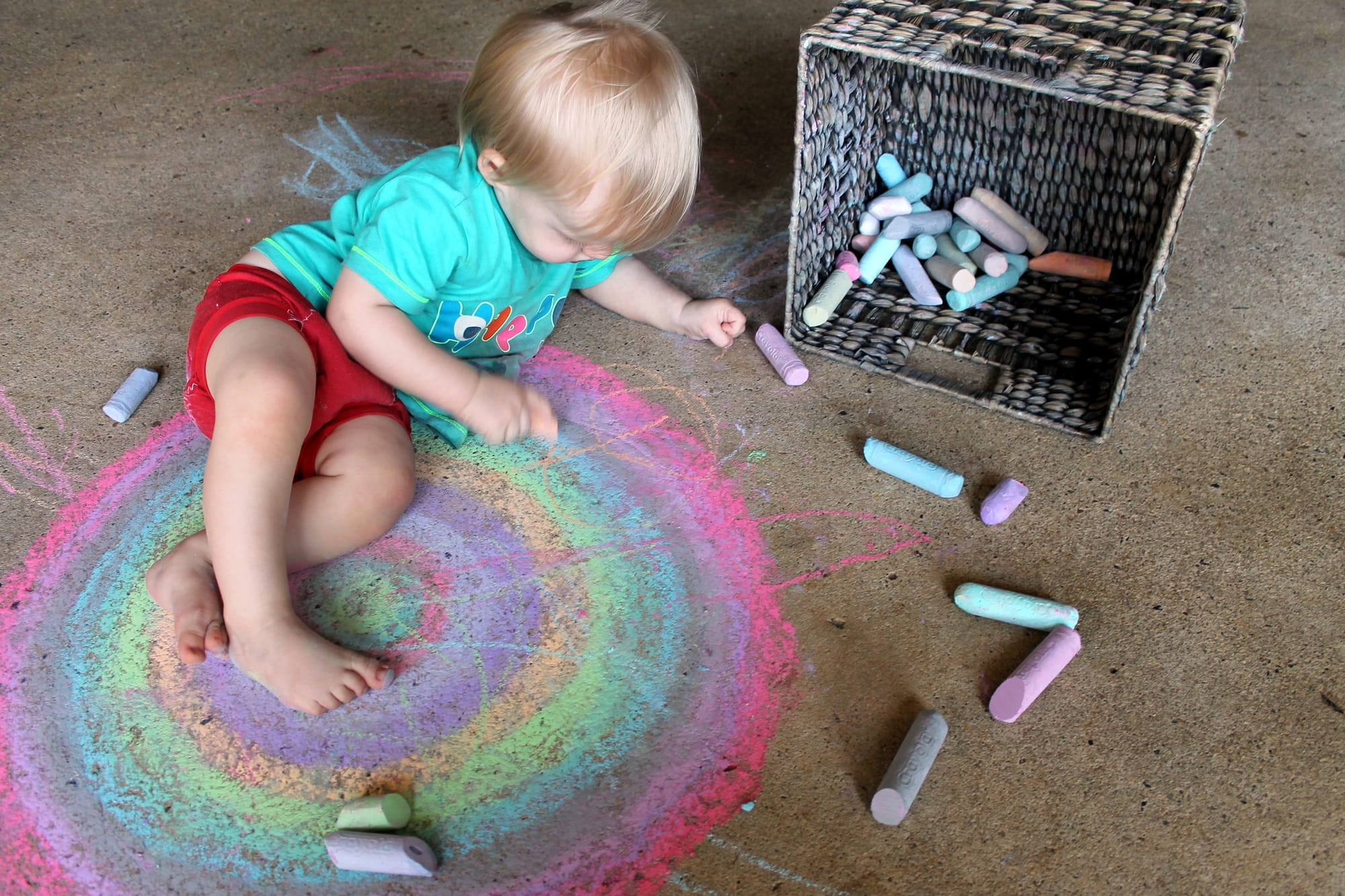 concentration, teal, colour, chalk - art equipment, art and craft, leisure activity, baby, females, hair, boy, blond hair, creative, green, concrete, full length, HD Wallpaper