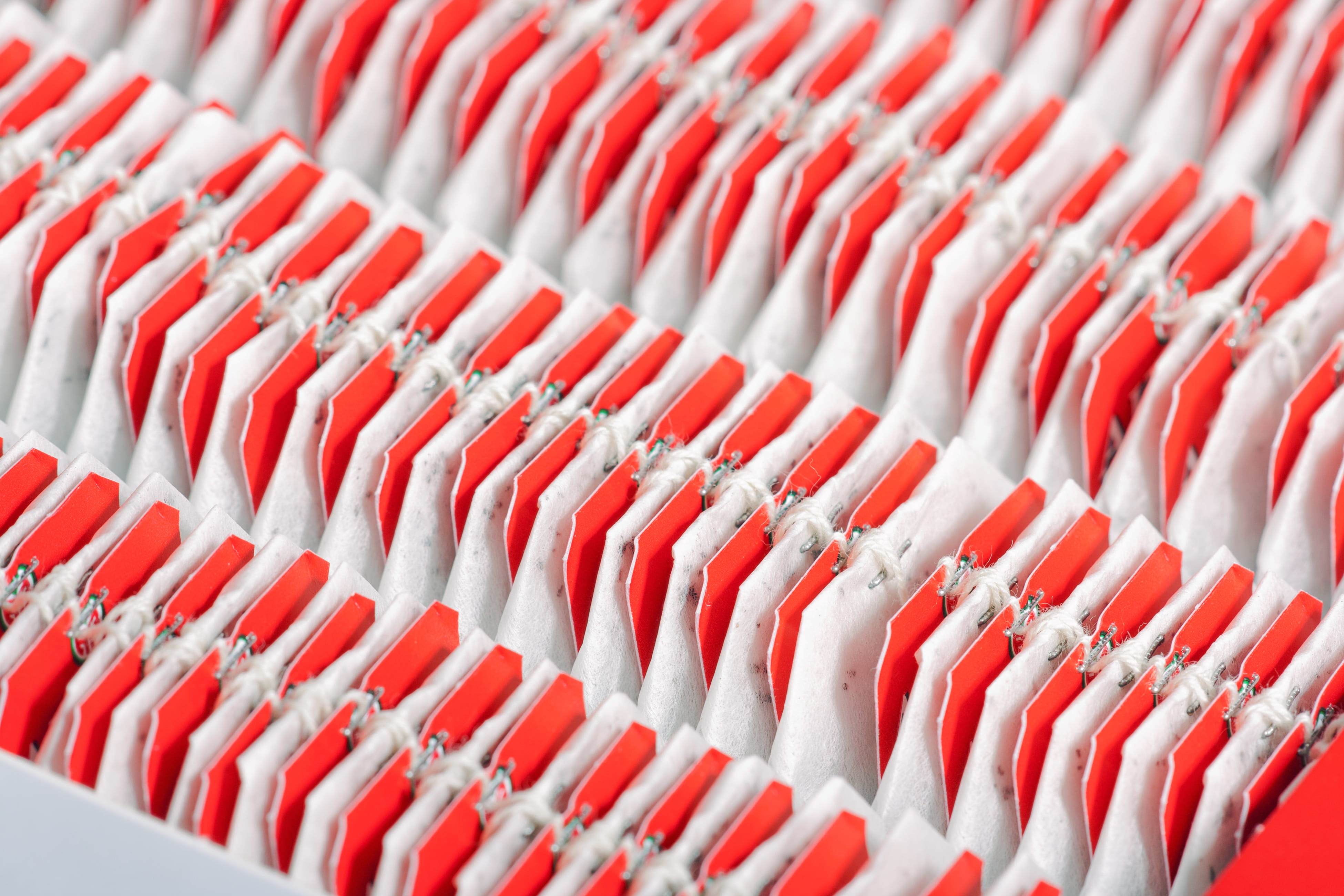 gray, tag, no people, 4K, dry, red, bag, full frame, stimulant, beverage, many, pattern, high angle view, drink, selective focus, sport, arrange, lots, HD Wallpaper