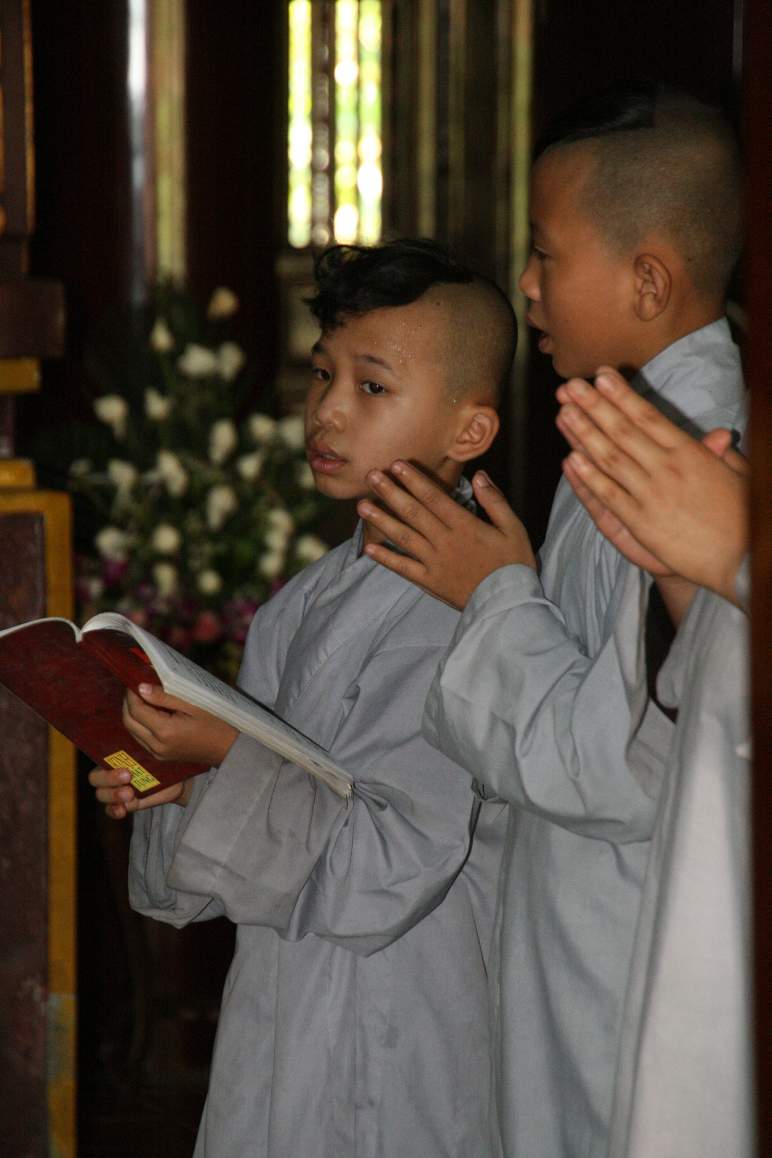 family, praying, indoors, 4K, love, father, togetherness, real people, son, religion, monks, adult, people, monk - Religious Occupation, holding, african Descent, Phone HD Wallpaper