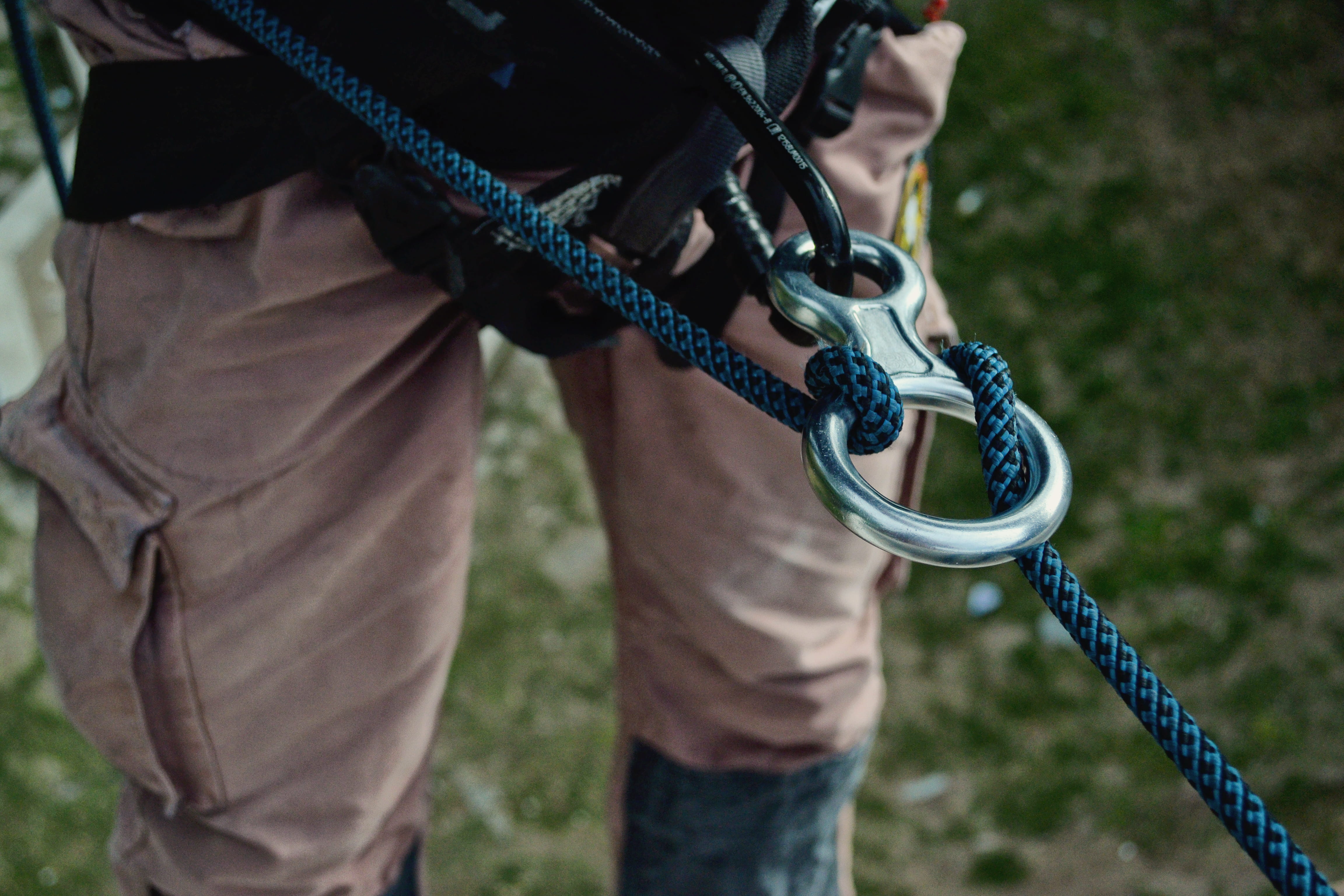 midsection, human body part, focus on foreground, holding, chain, climber, rope, climbing, blue, showing, nature, standing, people, 4K, emotion, abseiling, HD Wallpaper