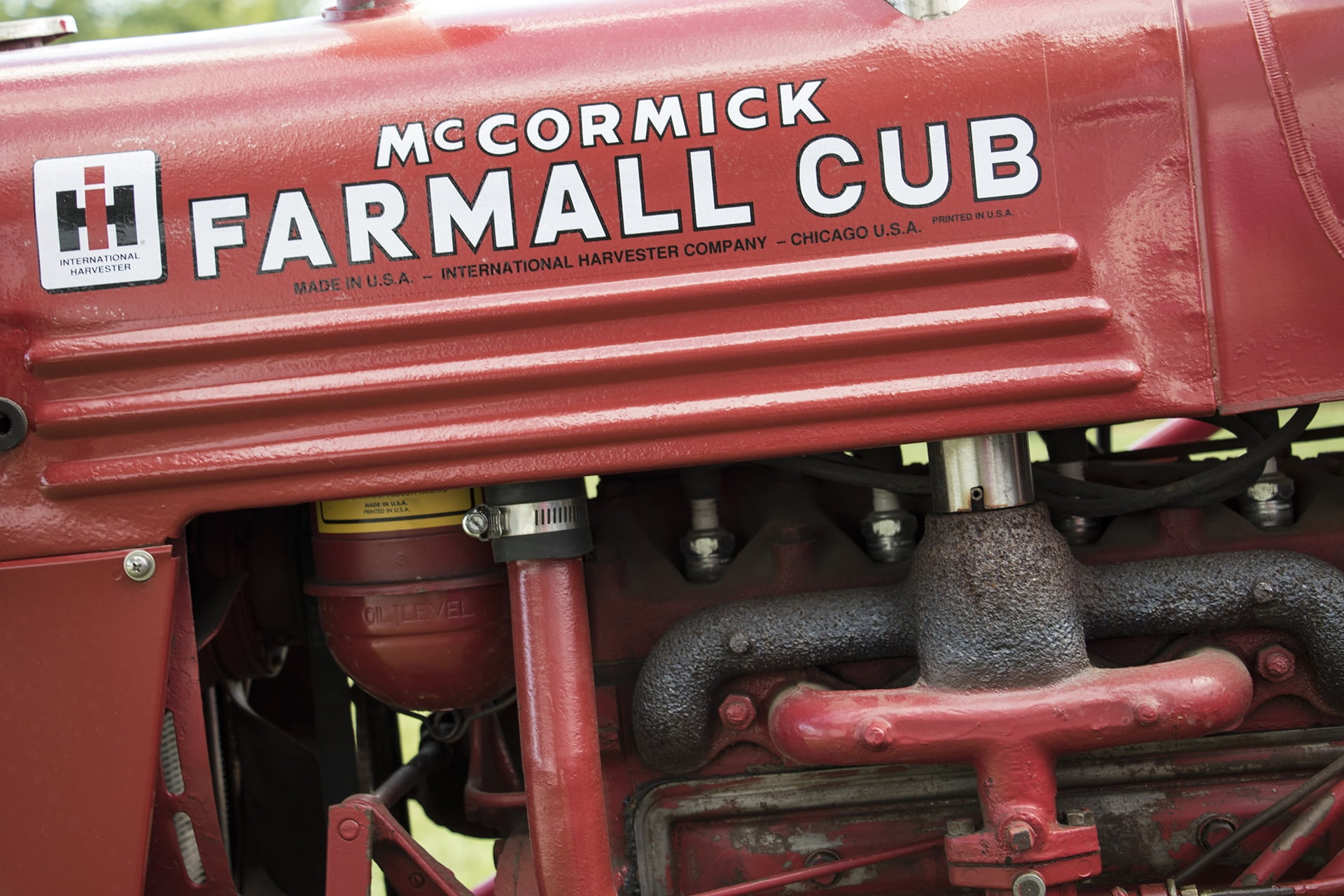 farming, rural, cub, machinery, architecture, farm, industry, 1080P, close-up, mode of transportation, old, communication, western script, text, land vehicle, HD Wallpaper