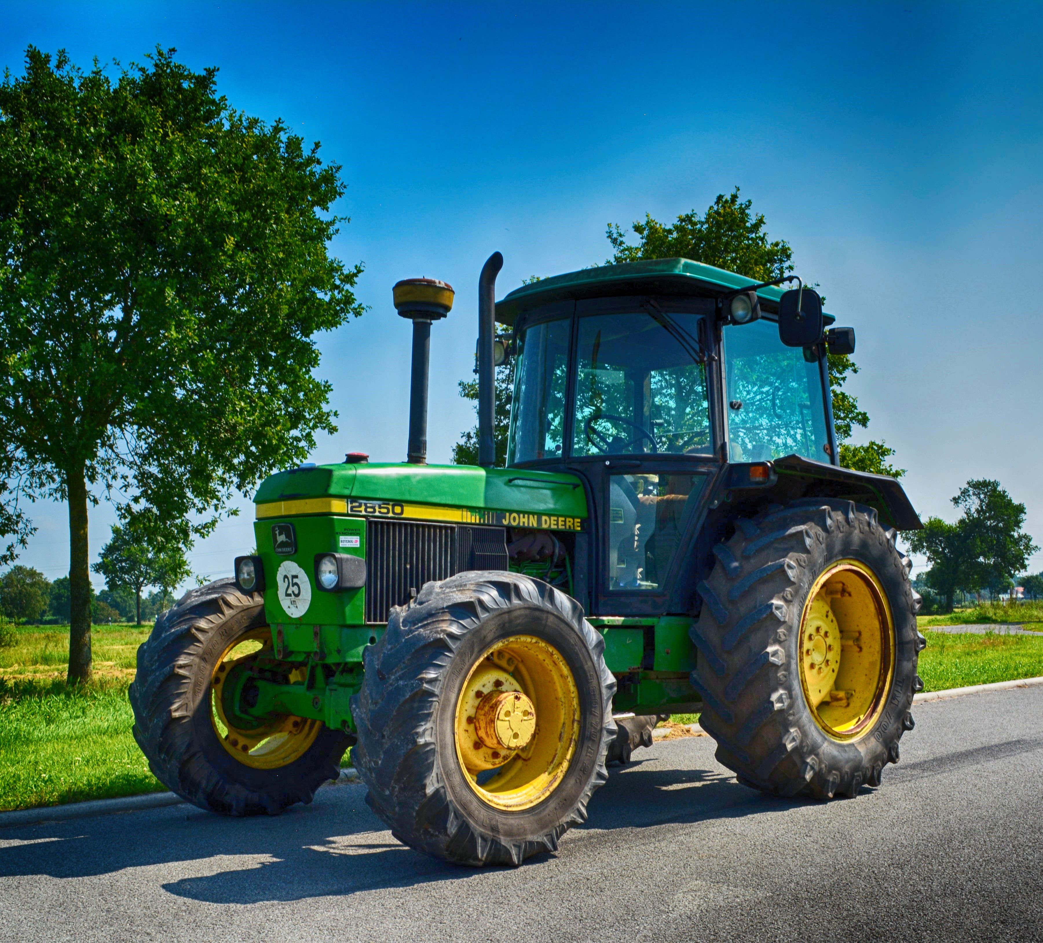 wheel, farm, faceplate, land vehicle, street, blue, no people, john deere, john deere 2850, working machine, day, summer, agricultural machinery, agriculture, HD Wallpaper