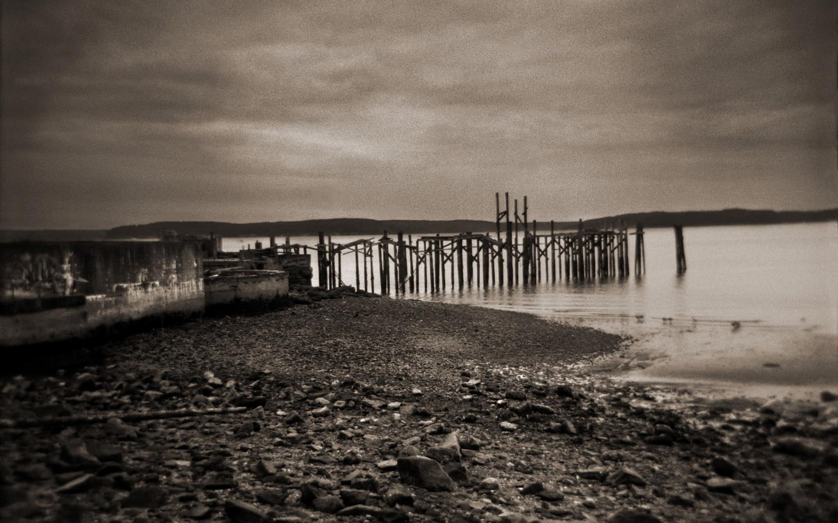 abandon, decay, dock, lake, hd, nature, urban, bw, 720P, deserted, HD Wallpaper