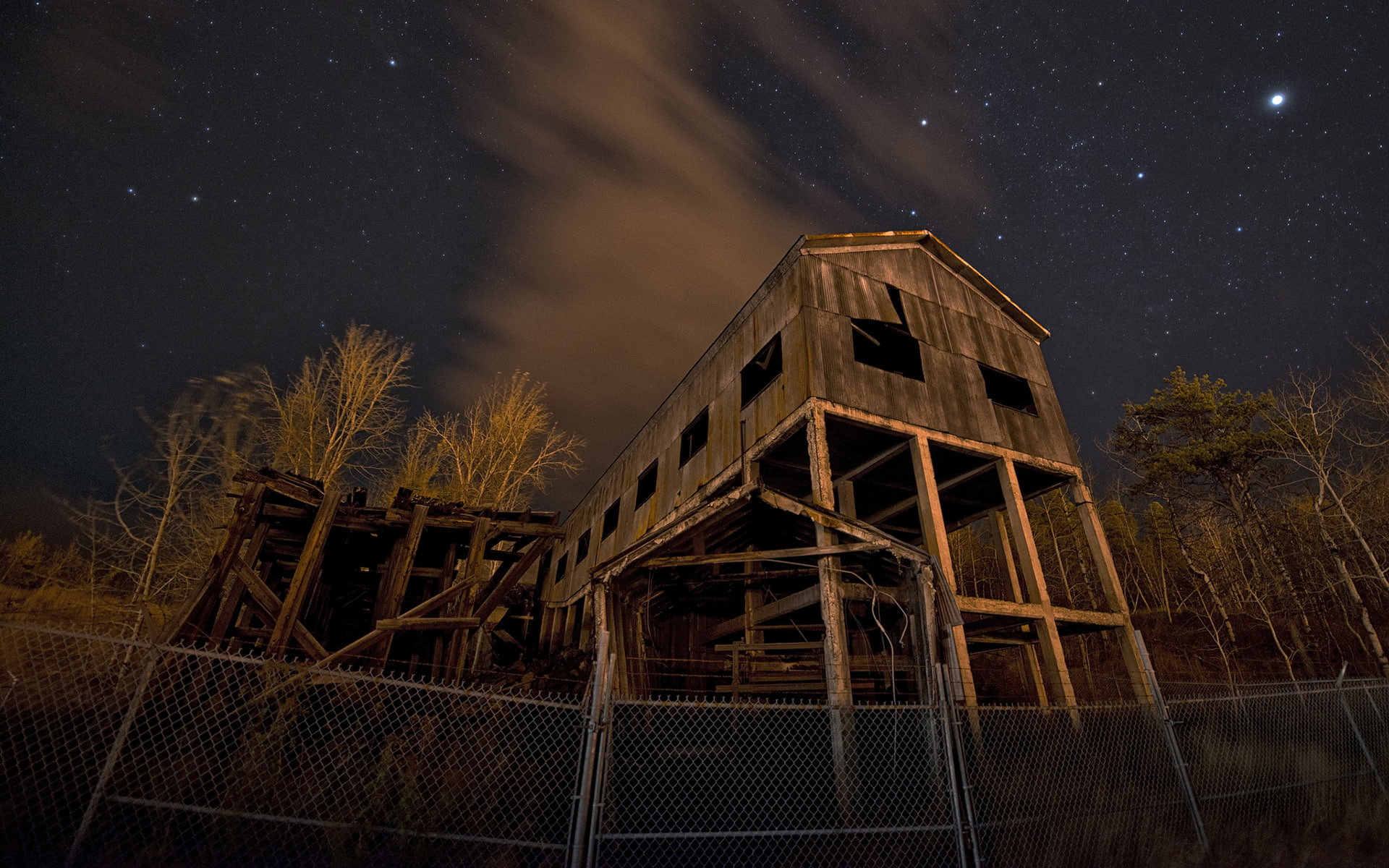 urban, 1080P, decay, fence, hd, dilapidated, stars, deserted, trees, abandon, night, nature, HD Wallpaper