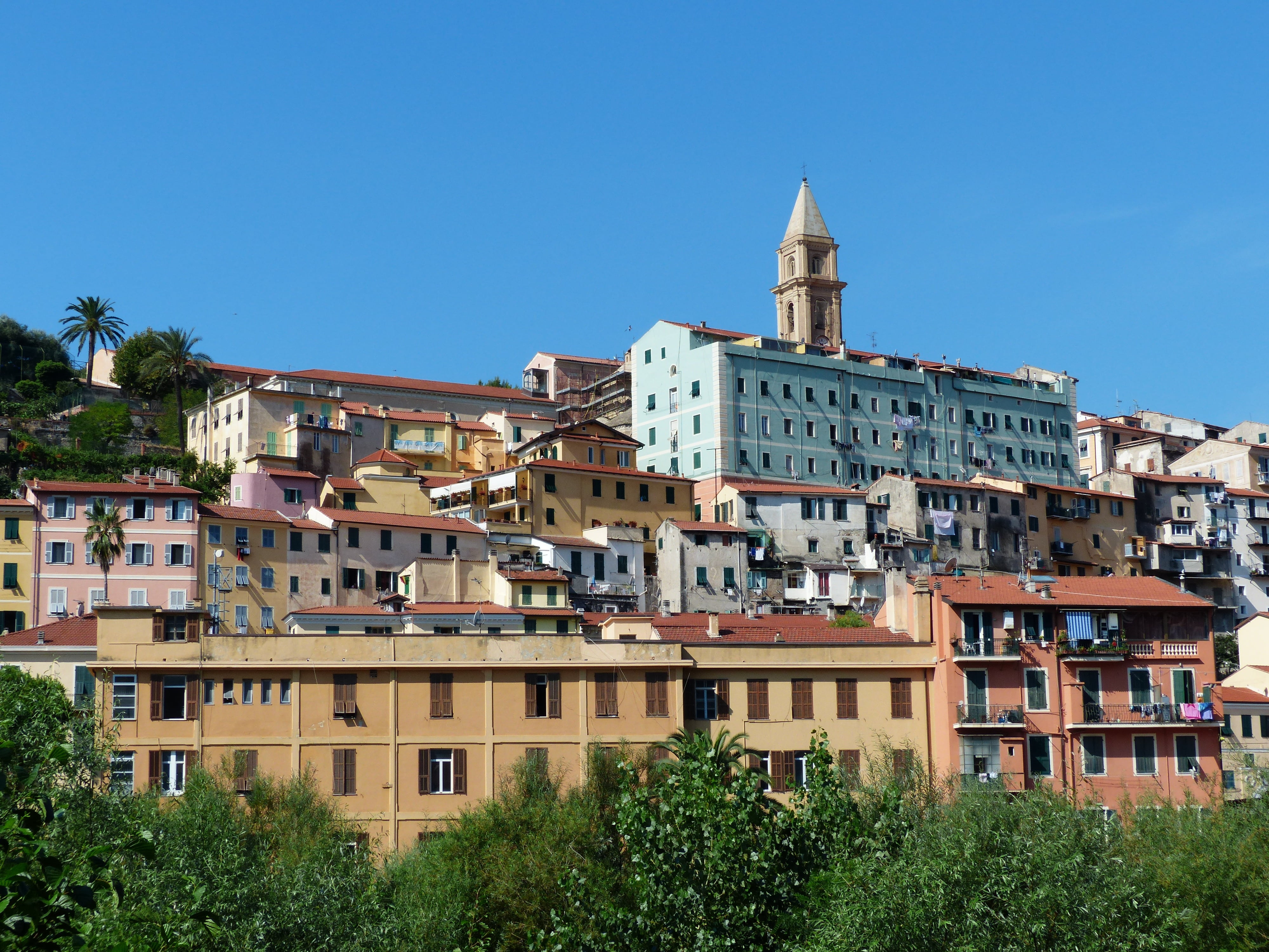 spa, cathedral, building exterior, roofs, border town, seaside resort, concrete, travel destinations, house, building, outdoors, architecture, italy france, HD Wallpaper