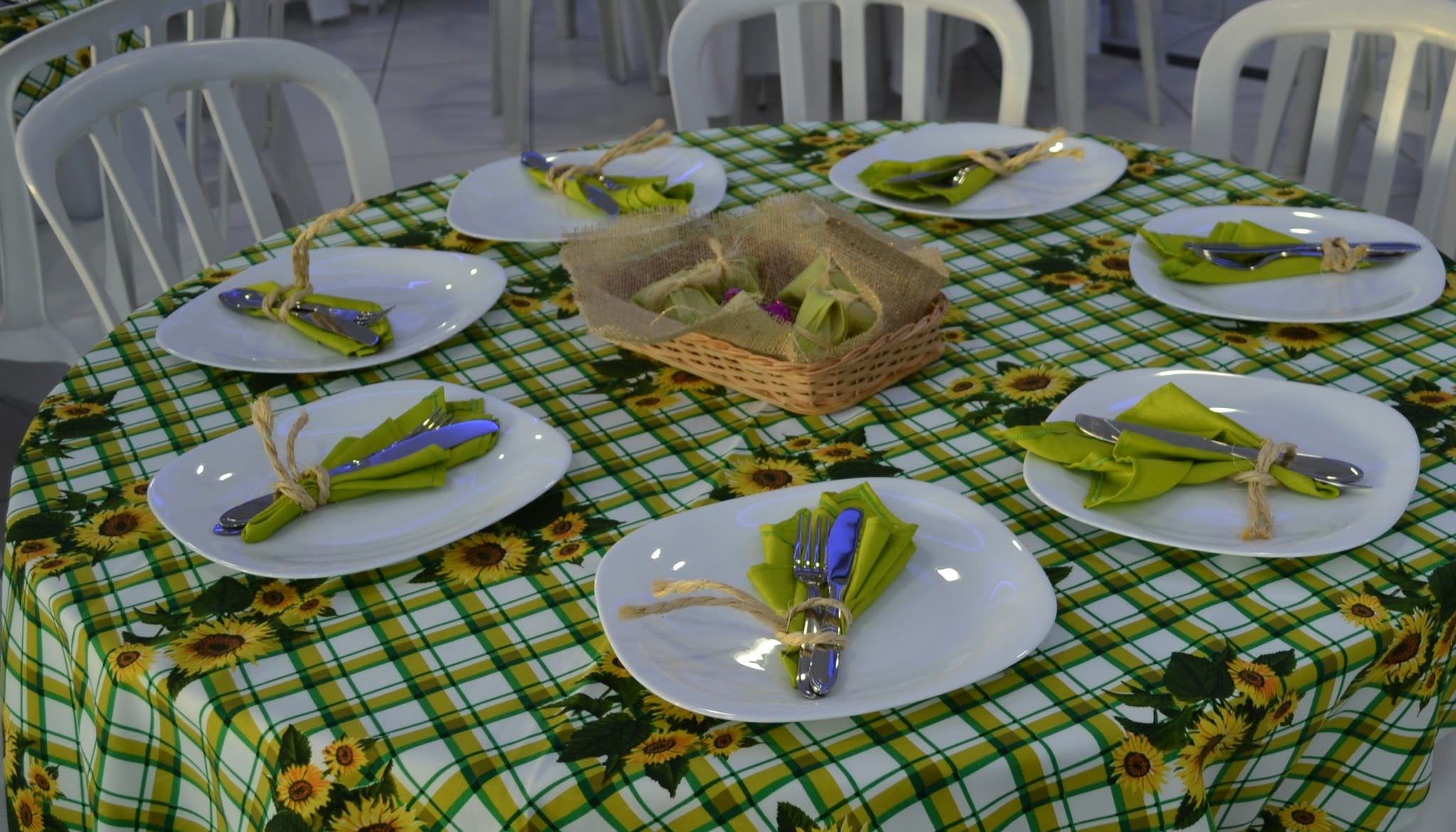 close-up, tablecloth, nature, food and drink, basket, kitchen utensil, large group of objects, luxury, plate, banquet, restaurant, decor, dishes, household equipment, HD Wallpaper