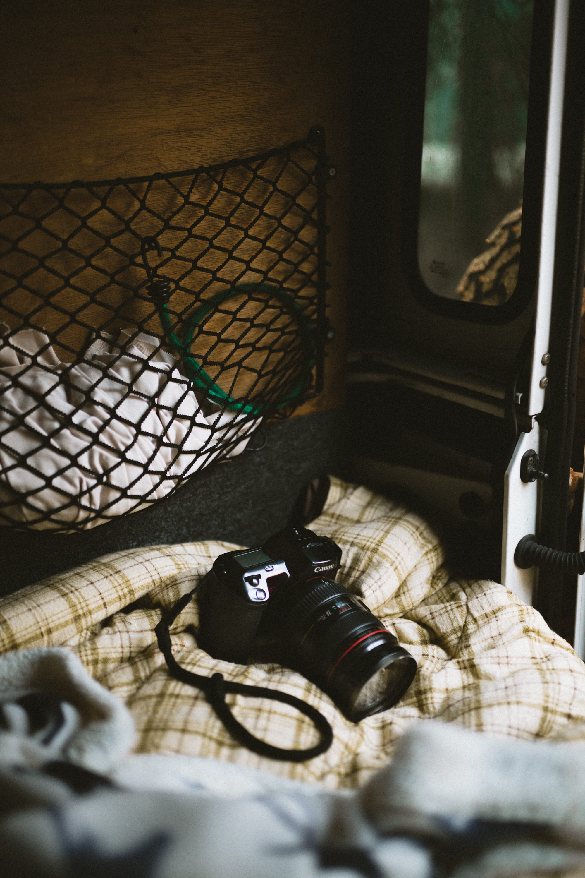 vehicle interior, camera - Photographic Equipment, close-up, day, no people, car interior, window, dslr, travel, tourist, indoors, mode of transportation, Phone HD Wallpaper