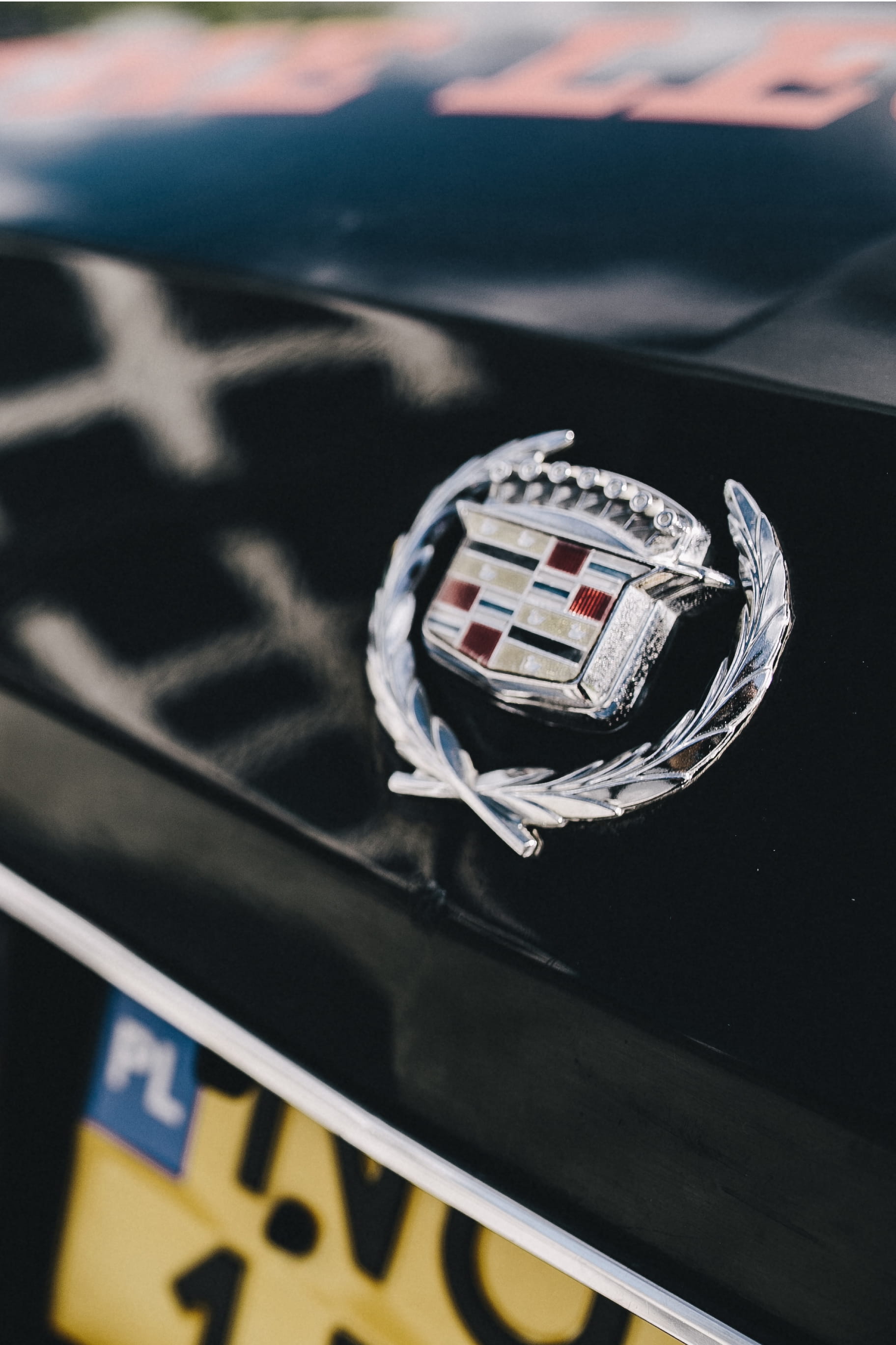 car, close, vintage, 2K, ball, luxury, black, outdoors, focus on foreground, sports equipment, day, sport, old, car interior, american, retro, closeup, Phone HD Wallpaper