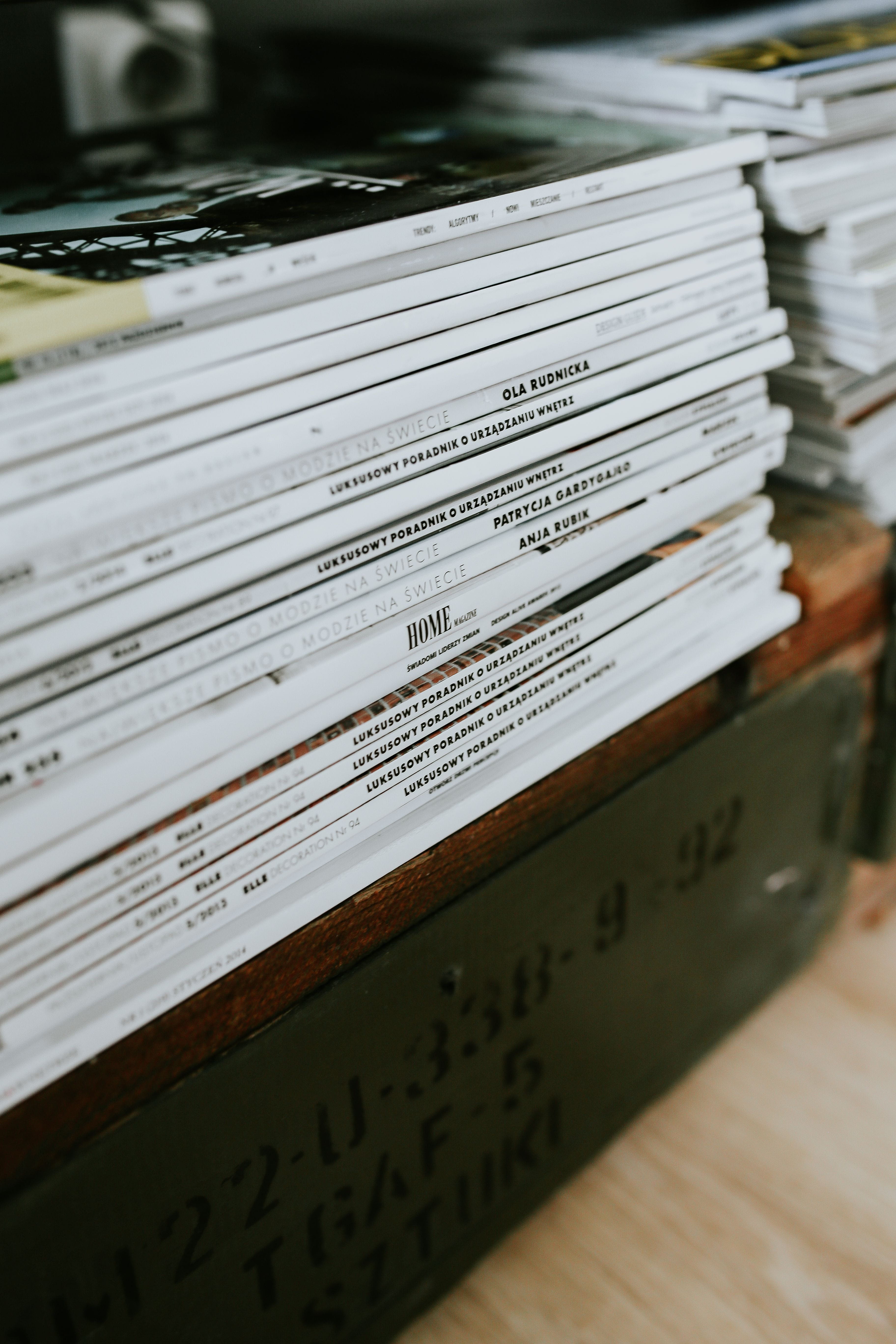 interior, script, still life, sofa, home, stack, modern, day, non-western script, table, high angle view, education, decor, publication, focus on foreground, Phone HD Wallpaper