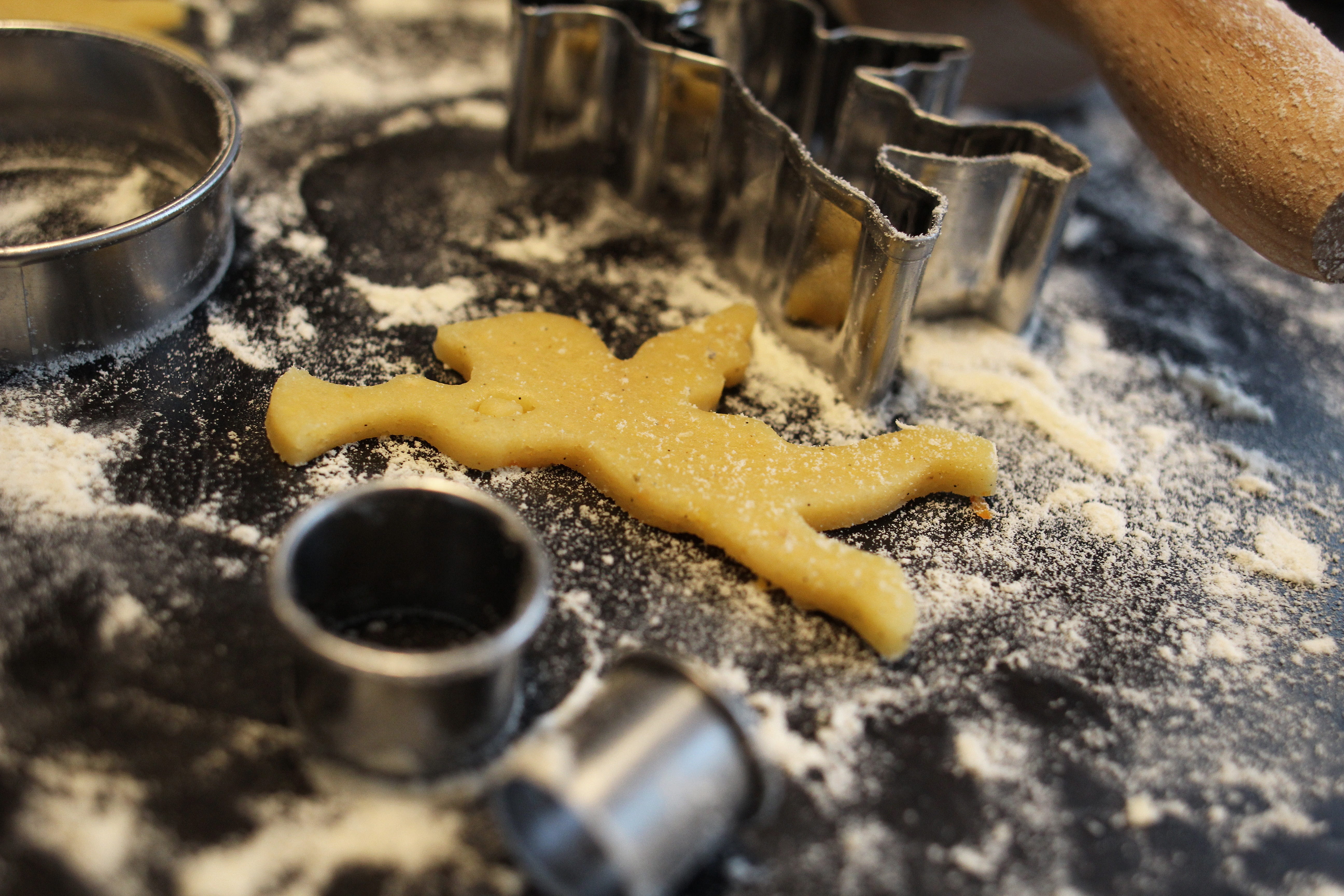 high angle view, cookie, preparing food, cut out, angel, kitchen, shortcrust pastry, kitchen utensil, christmas baking, dough, sweet food, freshness, close-up, HD Wallpaper