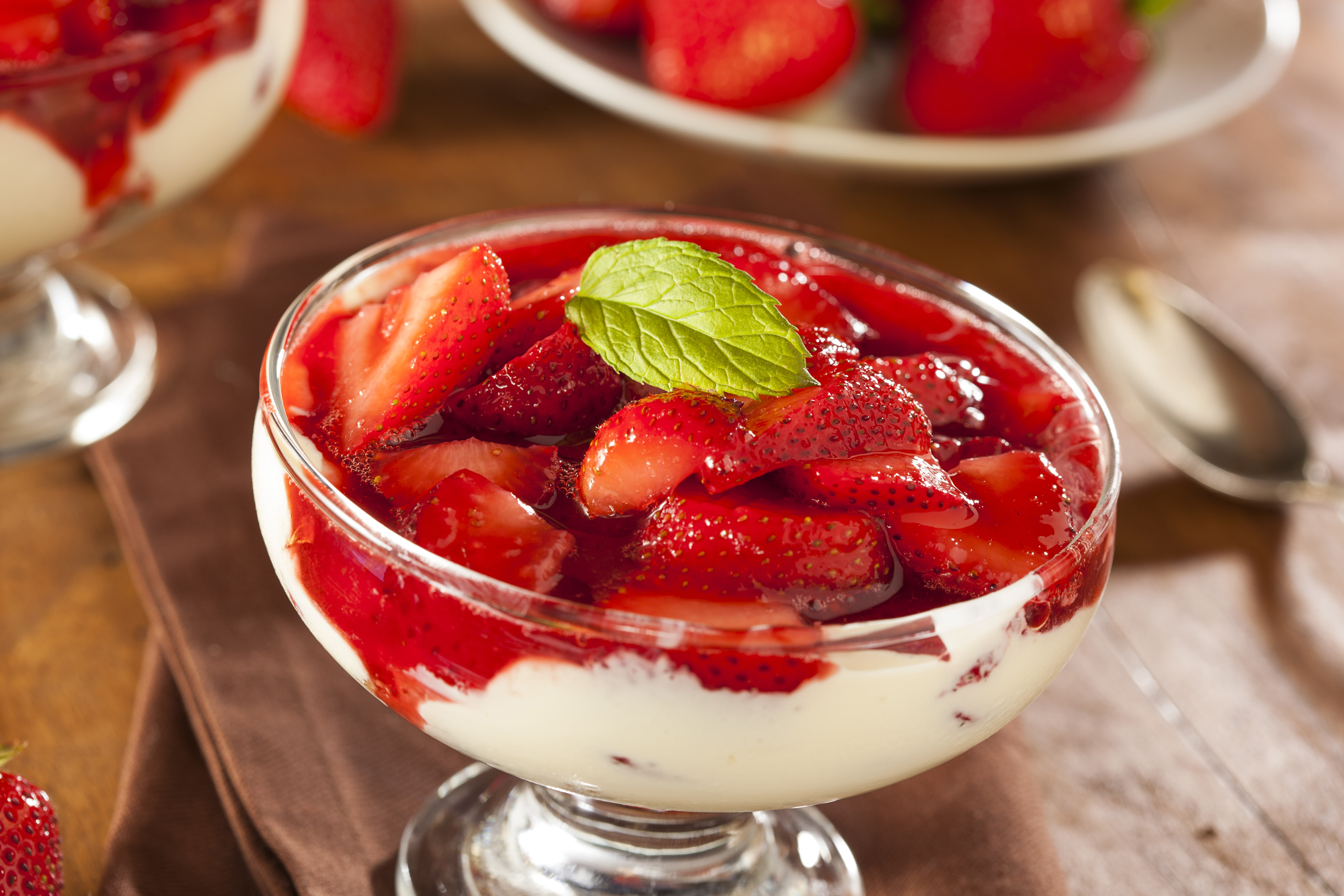 5K, dessert, ramekin, strawberry, food, cream, berries, sweet, HD Wallpaper