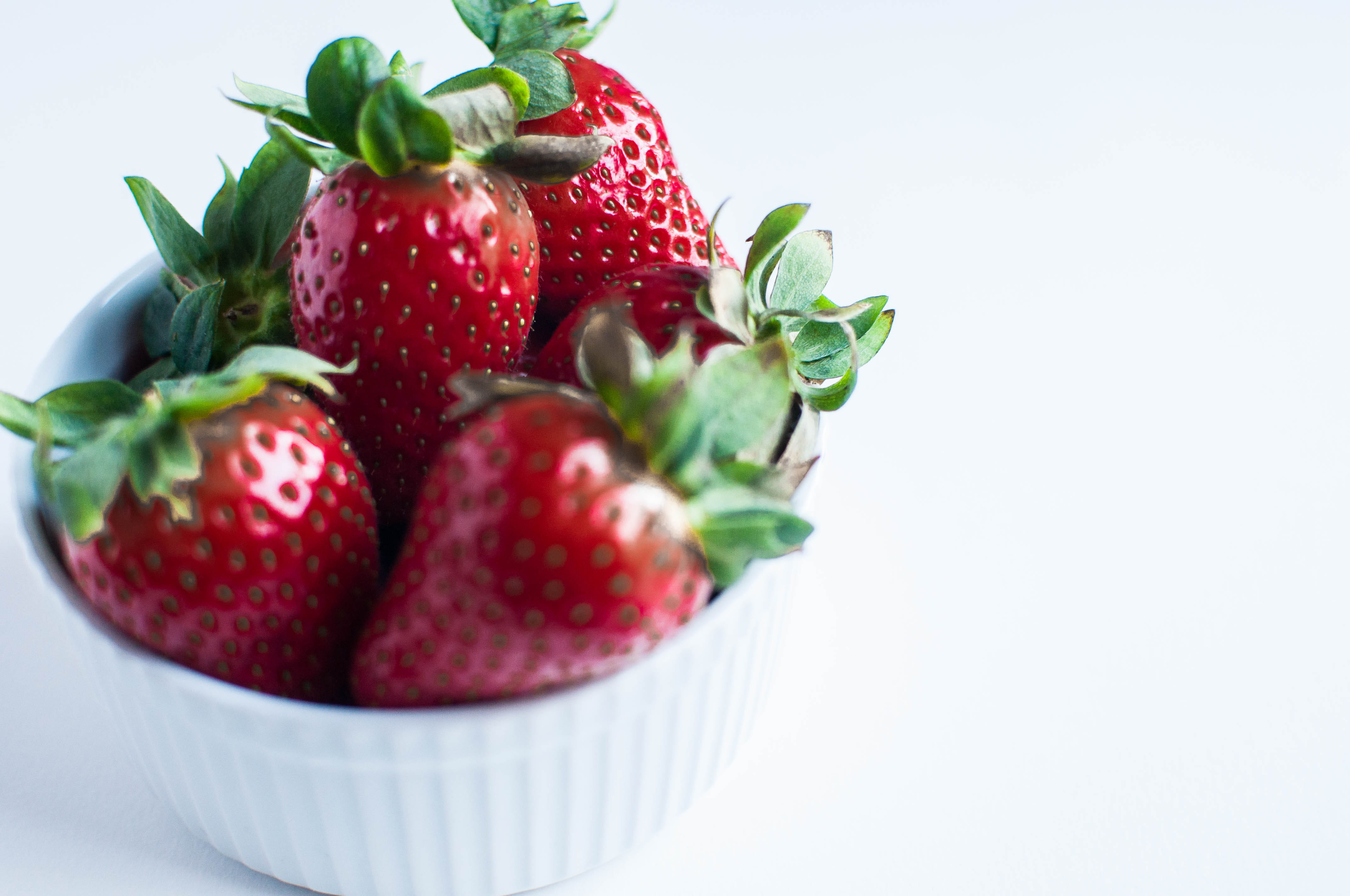 cut out, bowl, white, smoothie, berries, indoors, ripe, plant, still life, ramekin, red, leaf, petal, strawberry, breakfast, food and drink, flower, 4K, HD Wallpaper