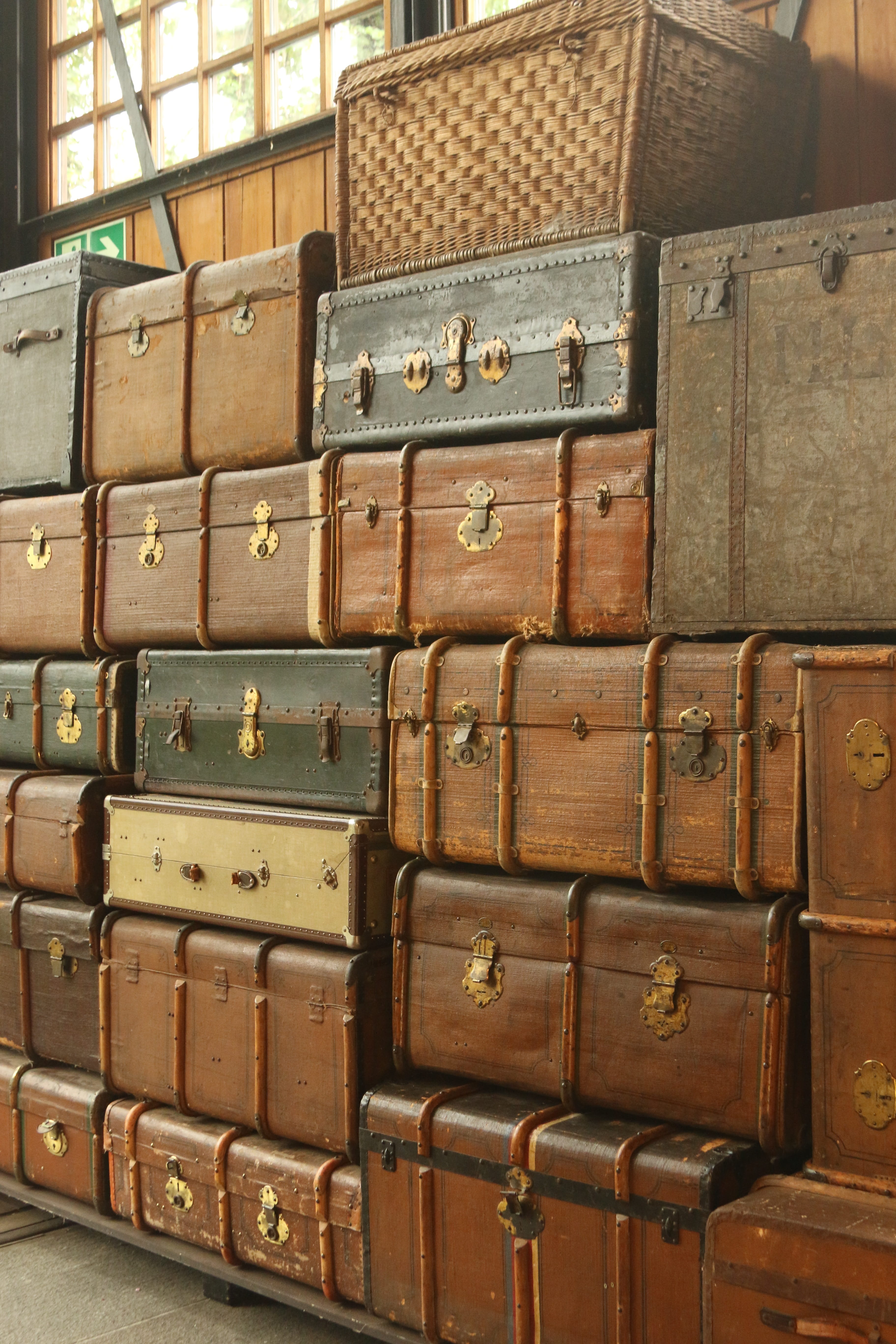 travel, full frame, indoors, vintage, suitcase, old, 5K, still life, antique, container, retro styled, no people, large group of objects, retro, in a row, Phone HD Wallpaper