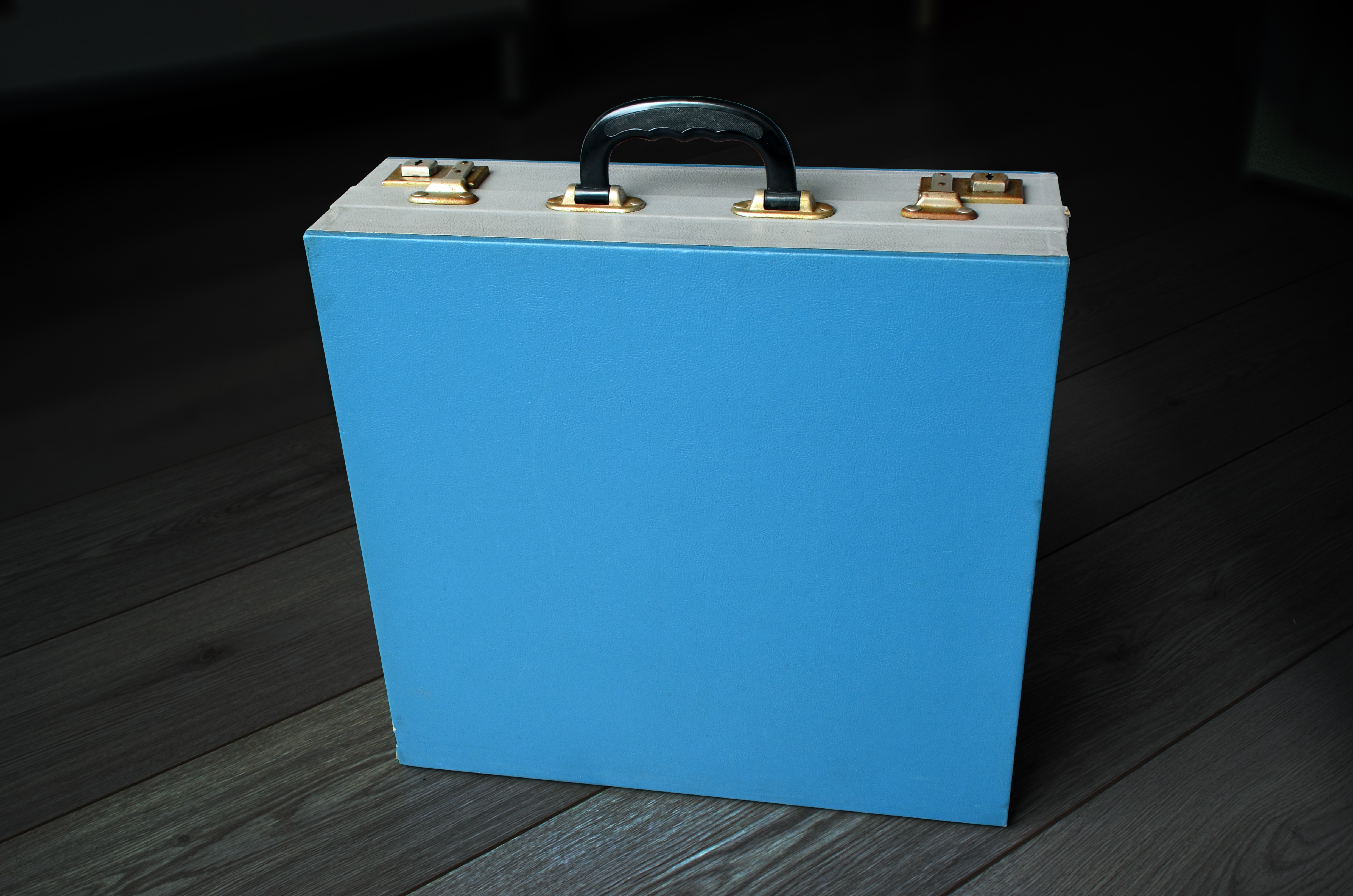 food and drink, vinyl, box, no people, 45 rpm, container, wood, metal, 1960s, retro, flooring, food, case record box, travel, day, sixties, single object, HD Wallpaper