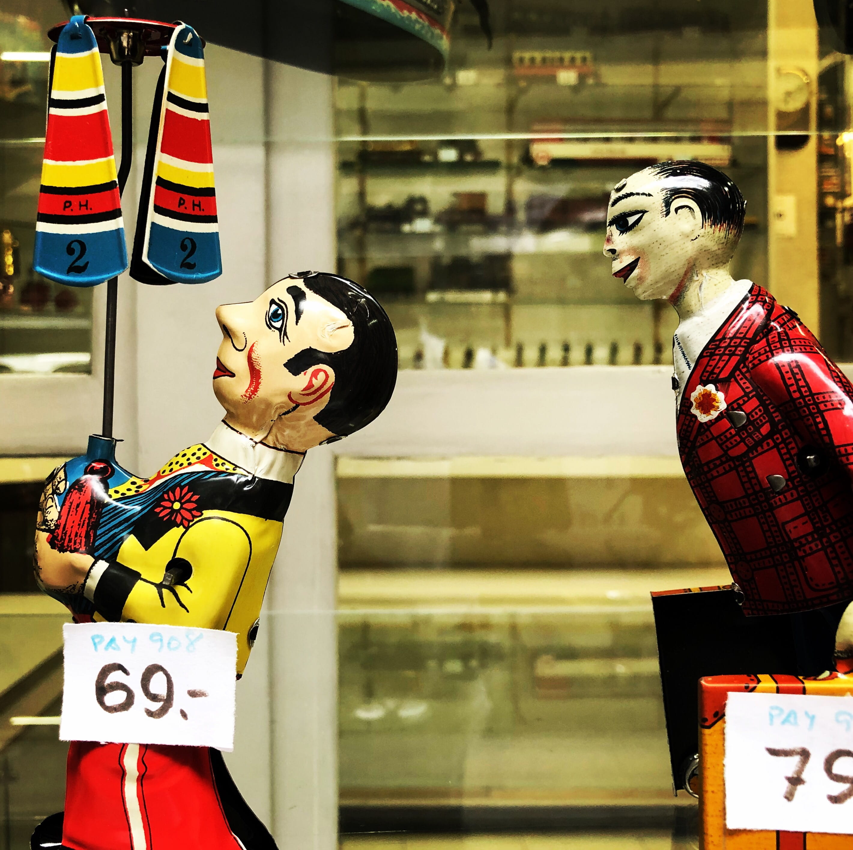 indoors, creativity, toy, young adult, leisure activity, 2K, portrait, ph, glass - material, mannequin, suitcase, calle de alcántara, tin, spain, 2, tin toy, HD Wallpaper