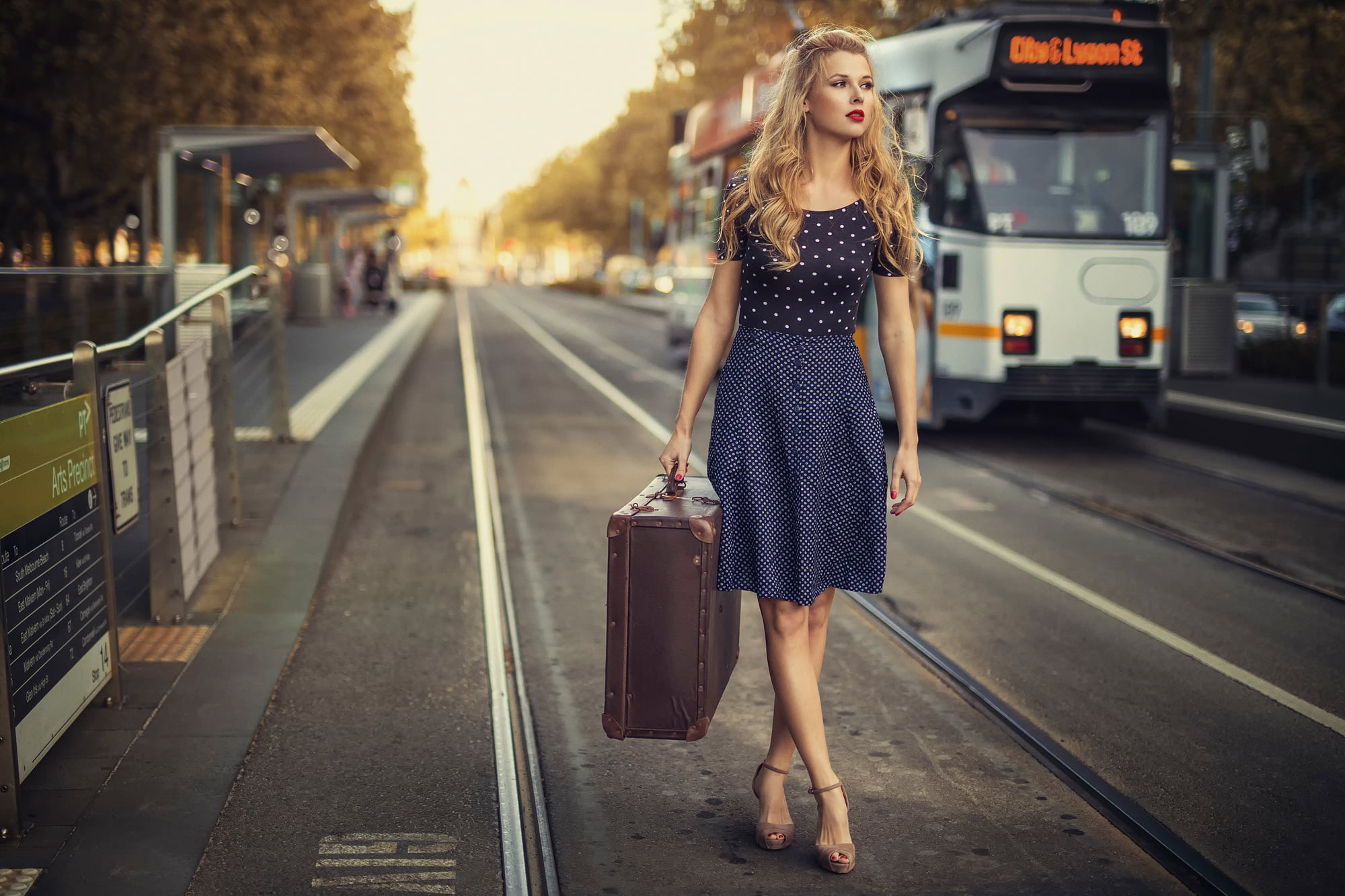 rail transportation, females, mode of Transport, s, passenger, public transportation, outdoors, hair, holding, cheerful, lifestyles, walking, journey, railroad Track, HD Wallpaper