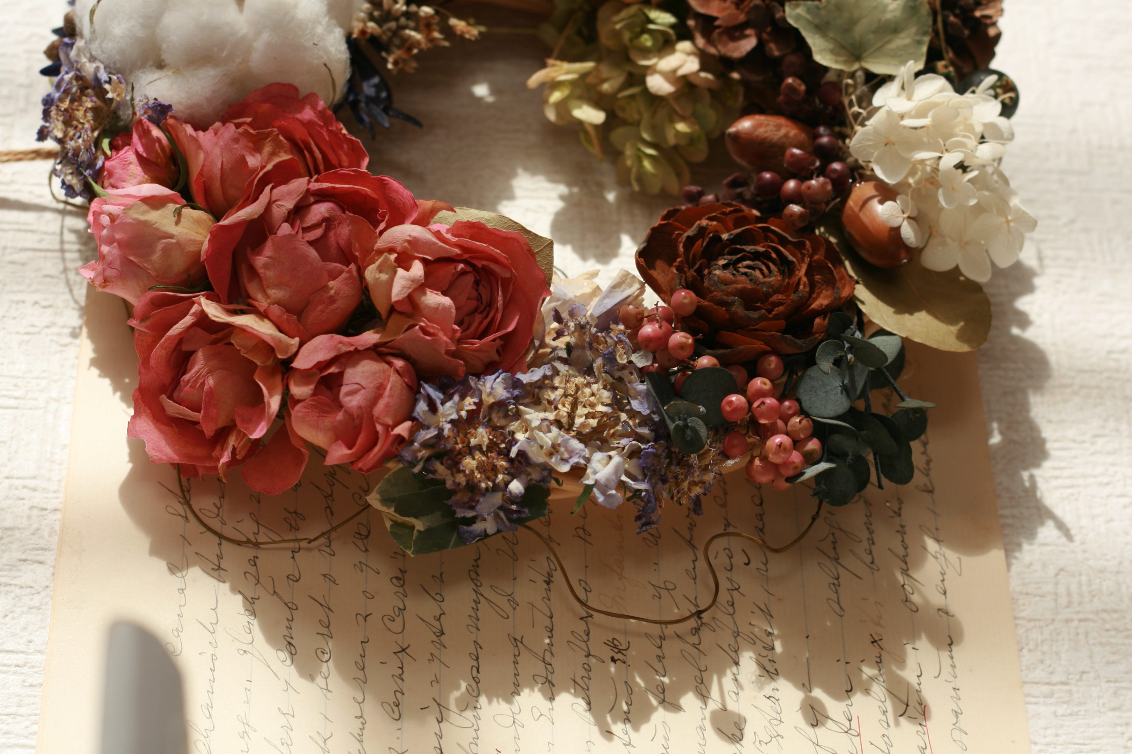 beauty in nature, no people, flower, wreath, flowers, flowering plant, bunch of flowers, still life, decoration, lease, 4K, decor, petal, rose, vase, dried flowers, HD Wallpaper