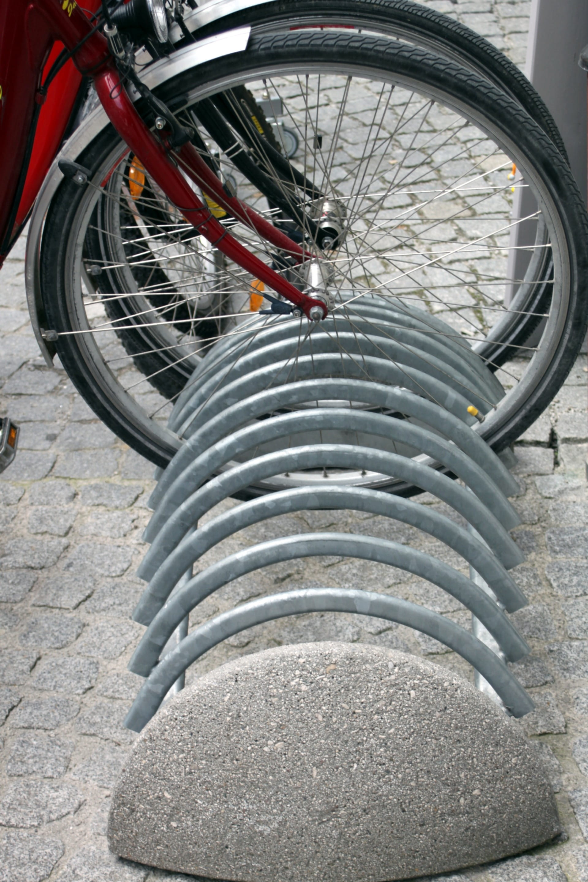 rack, street, row, group, mode of transportation, vehicle, store, pattern, close-up, Rack, stationary, spoke, no people, cycle, high angle view, tire, in a row, Phone HD Wallpaper