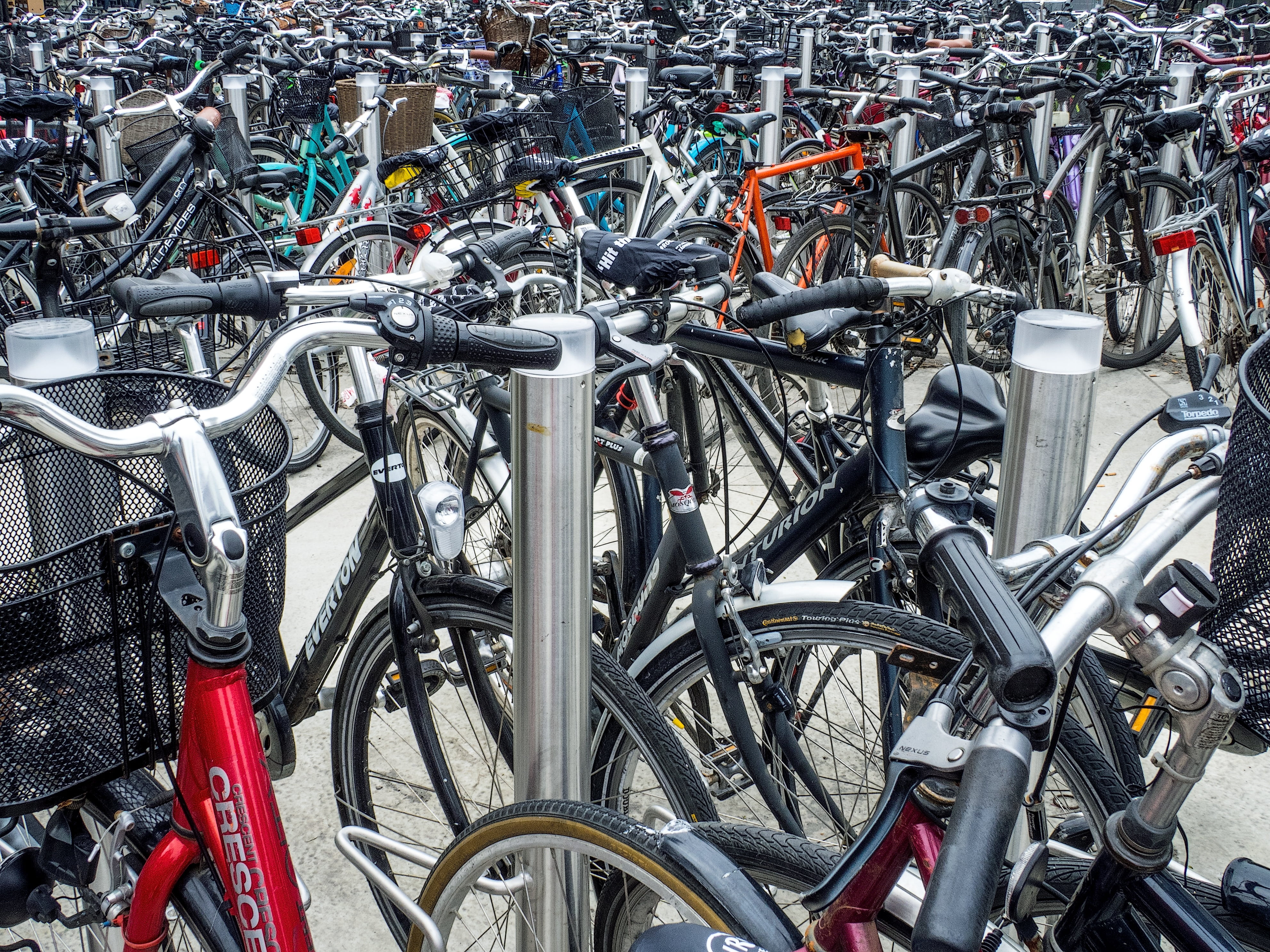 stationary, silver colored, mode of Transport, cycling, parked, ecological, abundance, cyclist, medium, city, mode of transportation, no people, transportation, HD Wallpaper