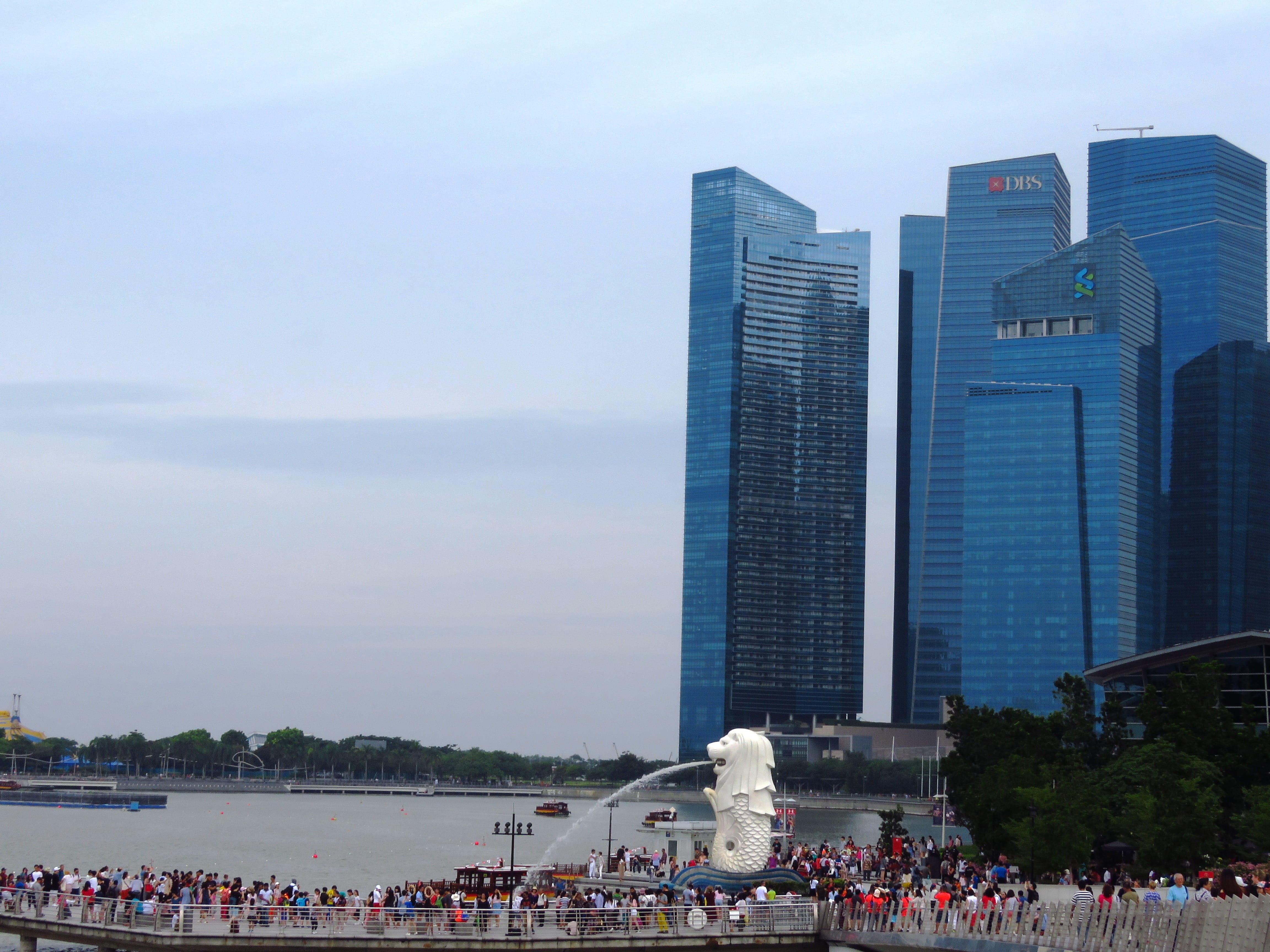 bay, asia, Building, blue, business, landmark, tourism, metropolis, raffles place, cityscape, day, city, group of people, travel, nature, office, real people, HD Wallpaper