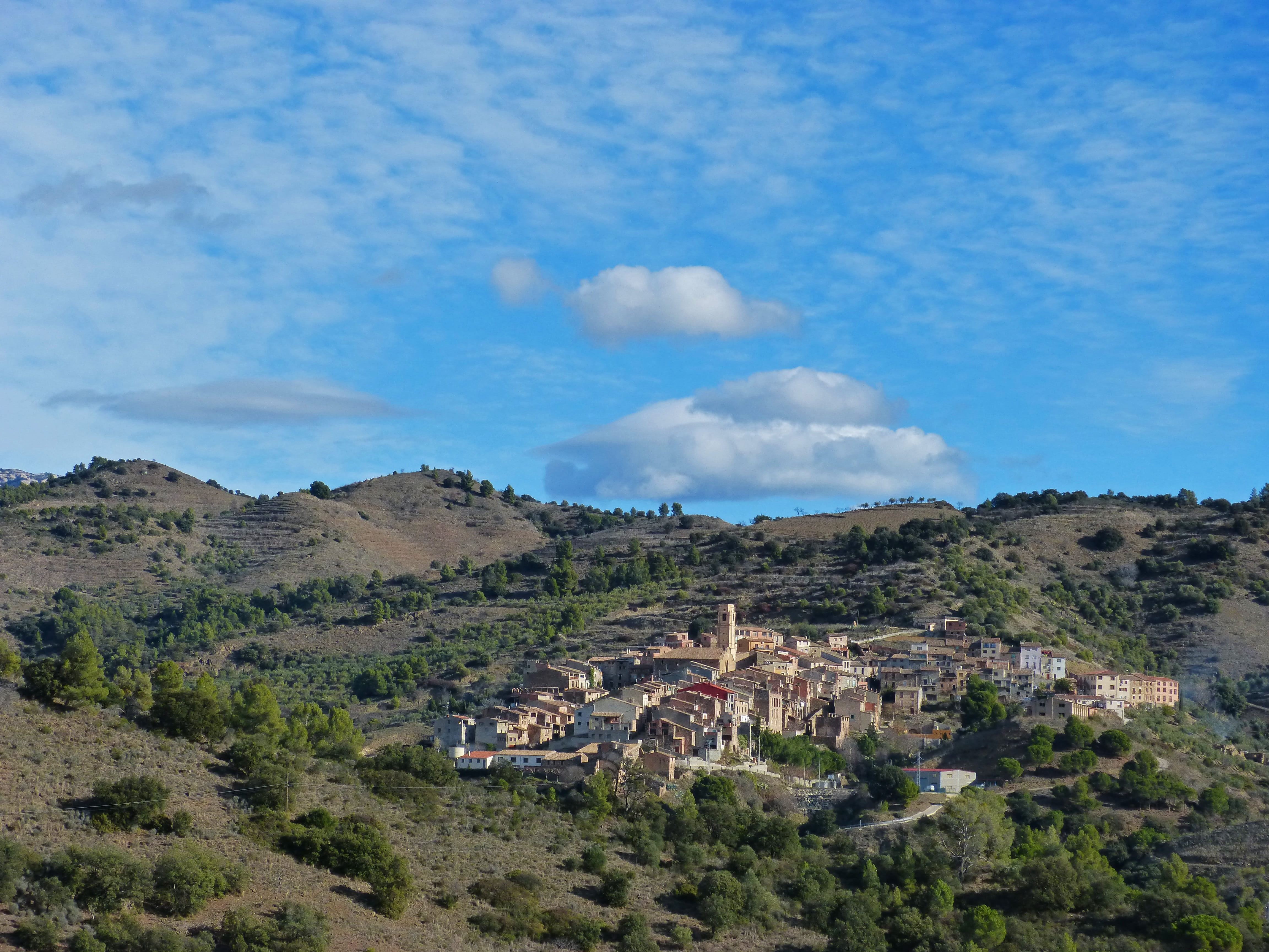 no people, building, mountain range, built structure, ancient civilization, land, priorat, cloud - sky, the past, 4K, people, mountain, history, the high vilella, HD Wallpaper