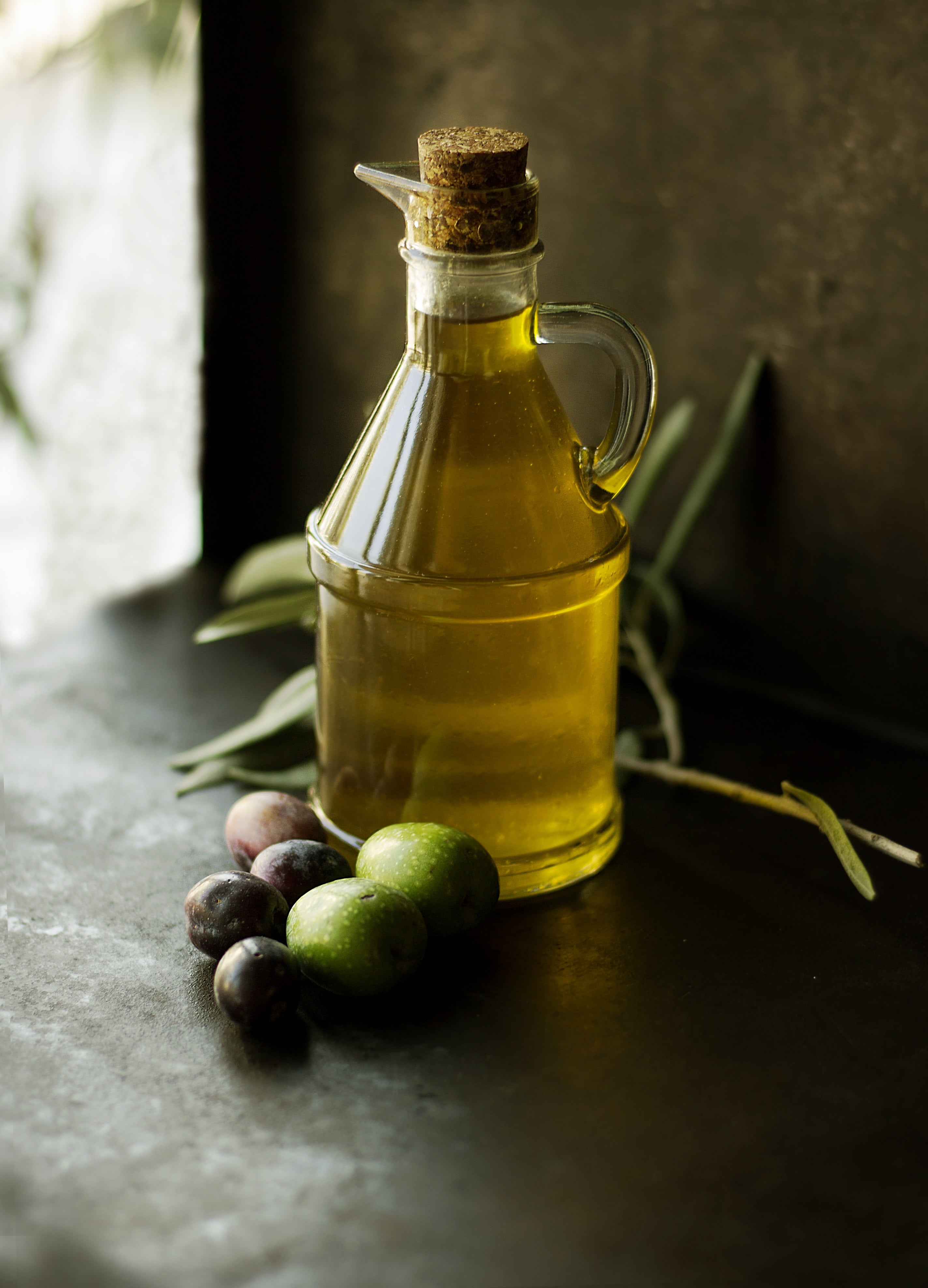 clear, liquid, color, table, wine, food and drink, indoors, fruit, cooking, wood, 4K, olive oil, day, jar, transparent, wooden, bottle, oil, food, glass - material, Phone HD Wallpaper