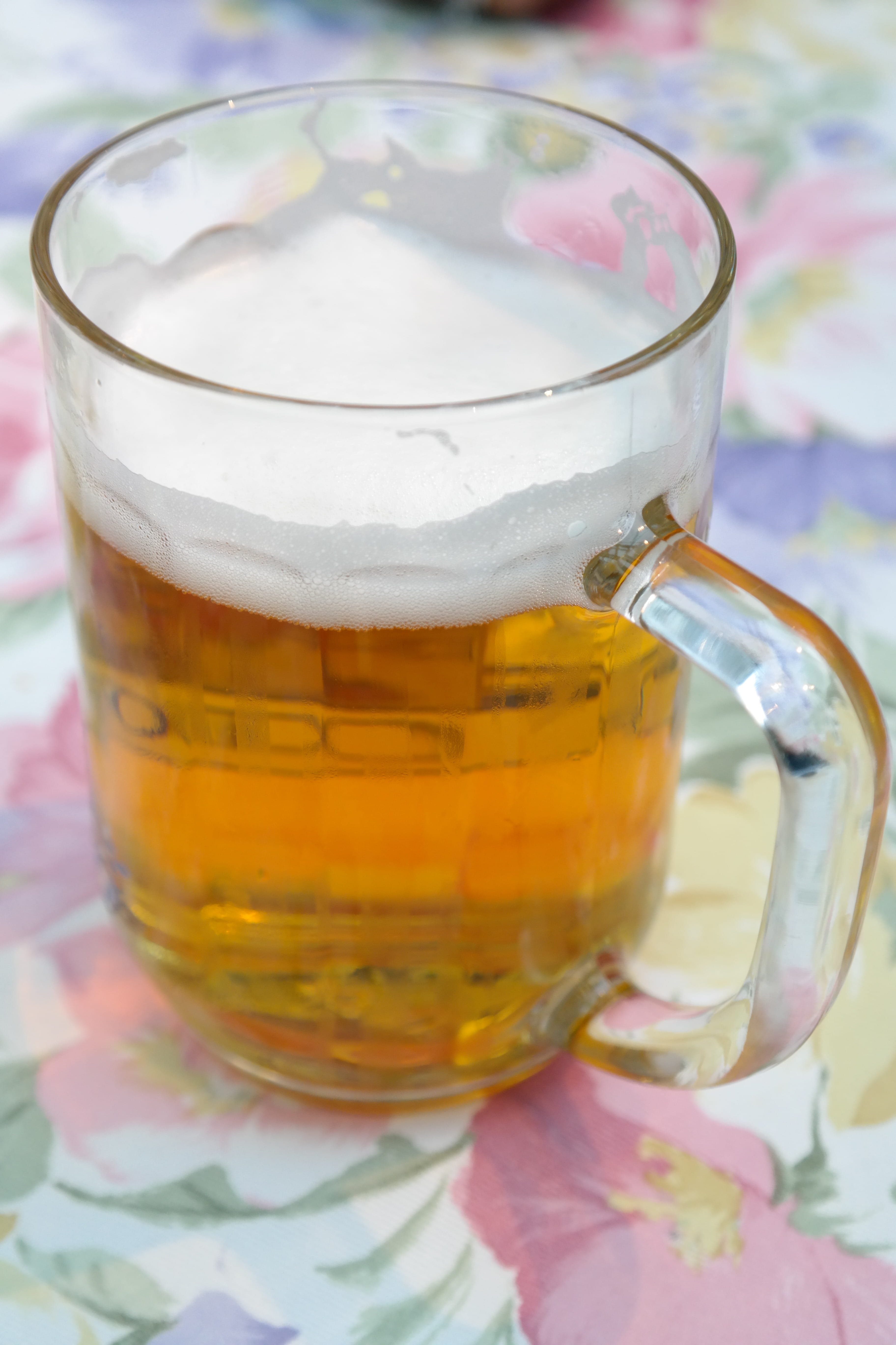 household equipment, tea - Hot Drink, Beer Glass, glass, tea cup, liquid, food And Drink, Wheat Beer, drinking Glass, alcohol, no people, refreshment, glass - Material, Phone HD Wallpaper