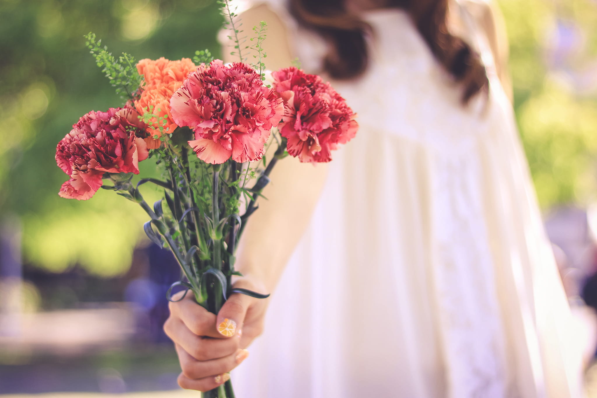 married, day, women, bride, flowers, close-up, selective, 1080P, orange, holding, vulnerability, carnation, summer, bouquet, selective focus, freshness, HD Wallpaper