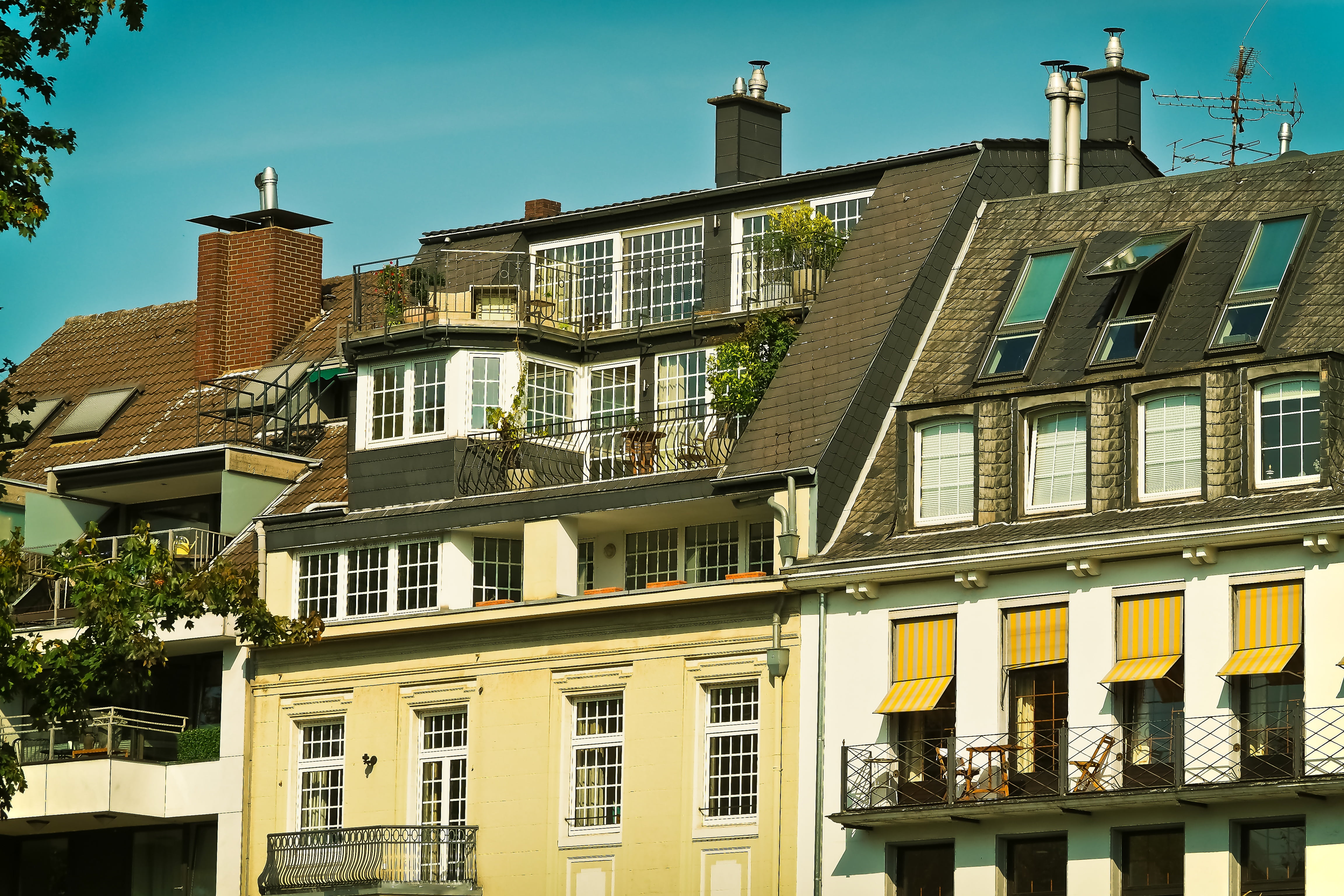 sky, real estate, city, day, live, apartment, beige, clouds, architecture, balcony, modern, facade, houses, house roof, built structure, scene, residence, HD Wallpaper