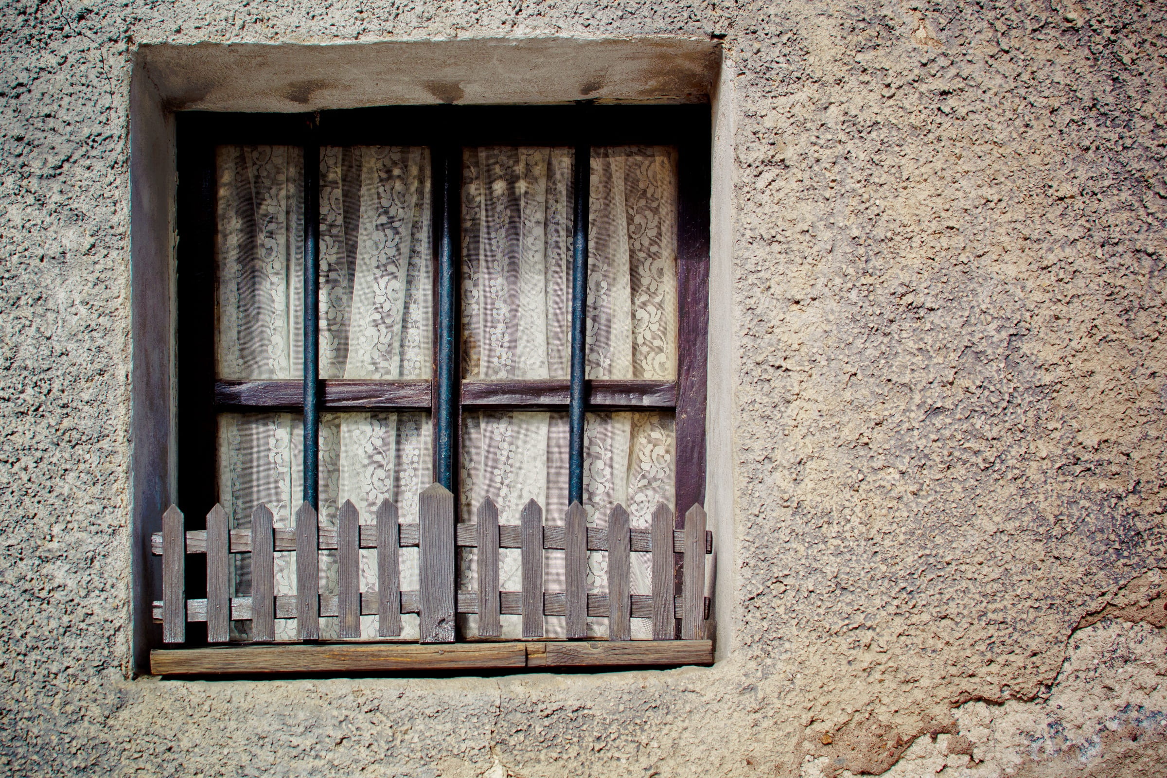seedlings, building exterior, house, south tyrol, photo, wood - material, residential district, facade, security bar, old, window frame, curtain, wooden windows, HD Wallpaper