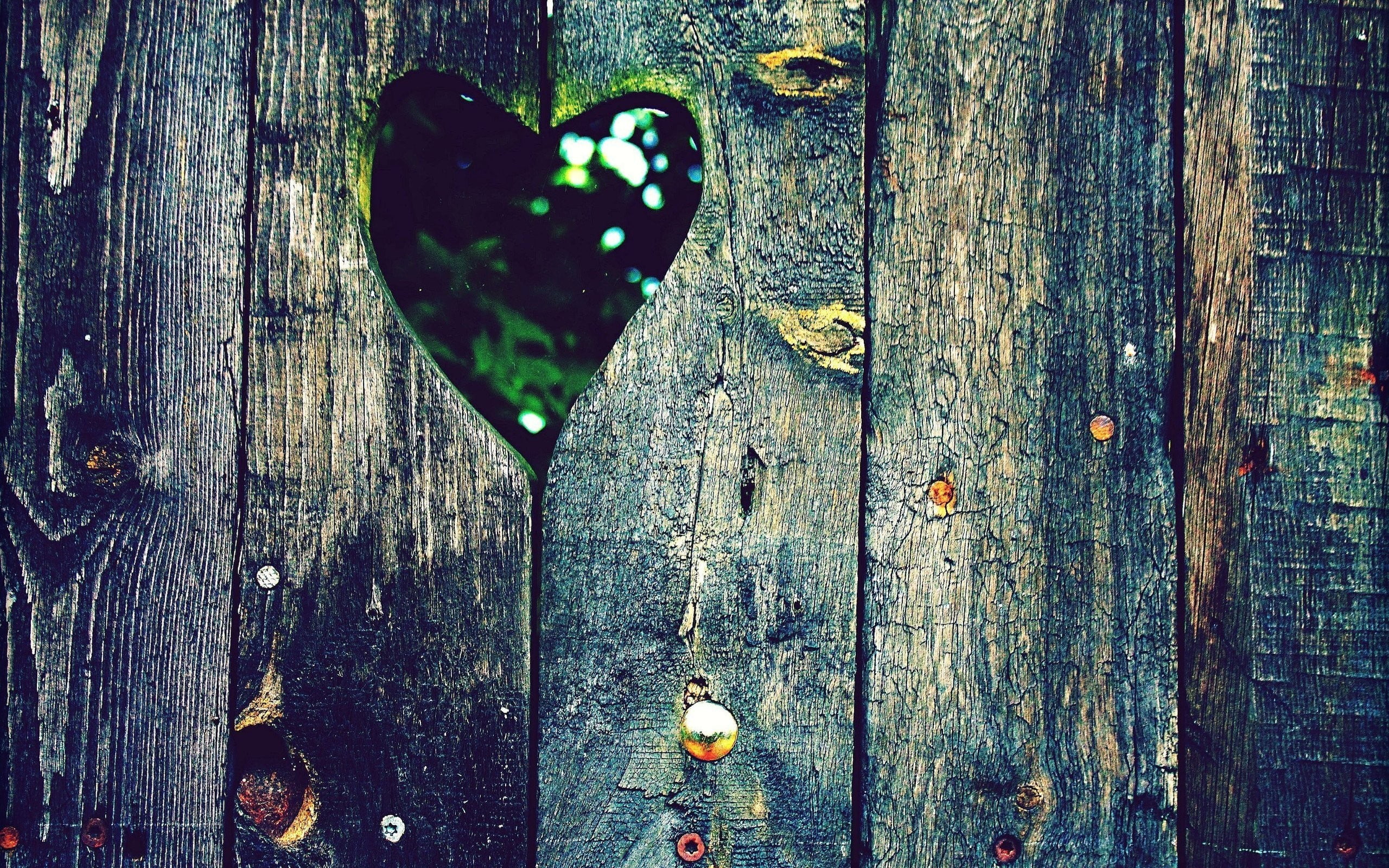 pattern, day, directly above, 2K, heart, food, hole, close-up, glass, heart shape, textured, wood - material, no people, outdoors, food and drink, table, HD Wallpaper