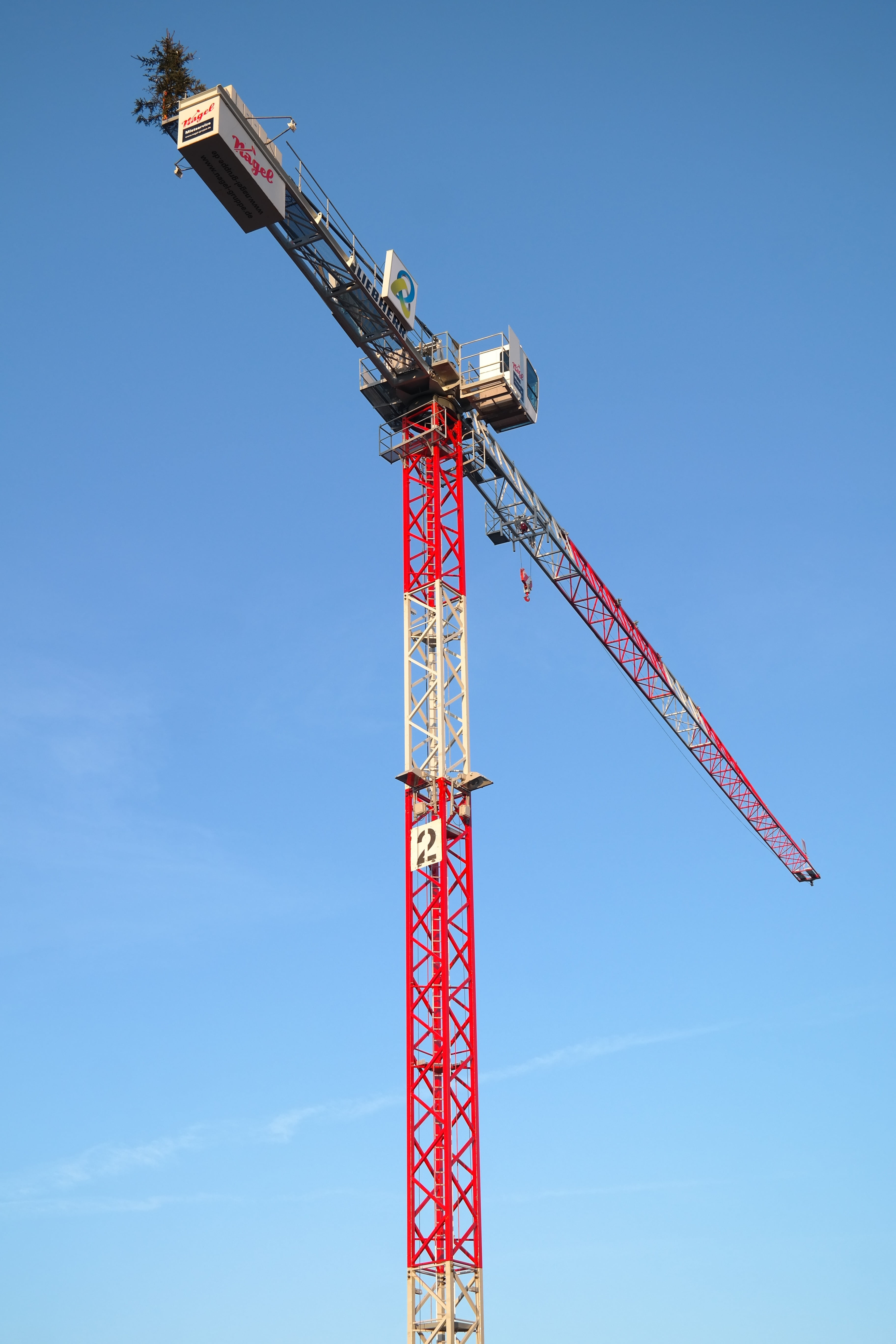 lattice boom crane, 5K, outdoors, crane - Construction Machinery, built Structure, equipment, crane boom, development, construction Industry, christmas, Phone HD Wallpaper