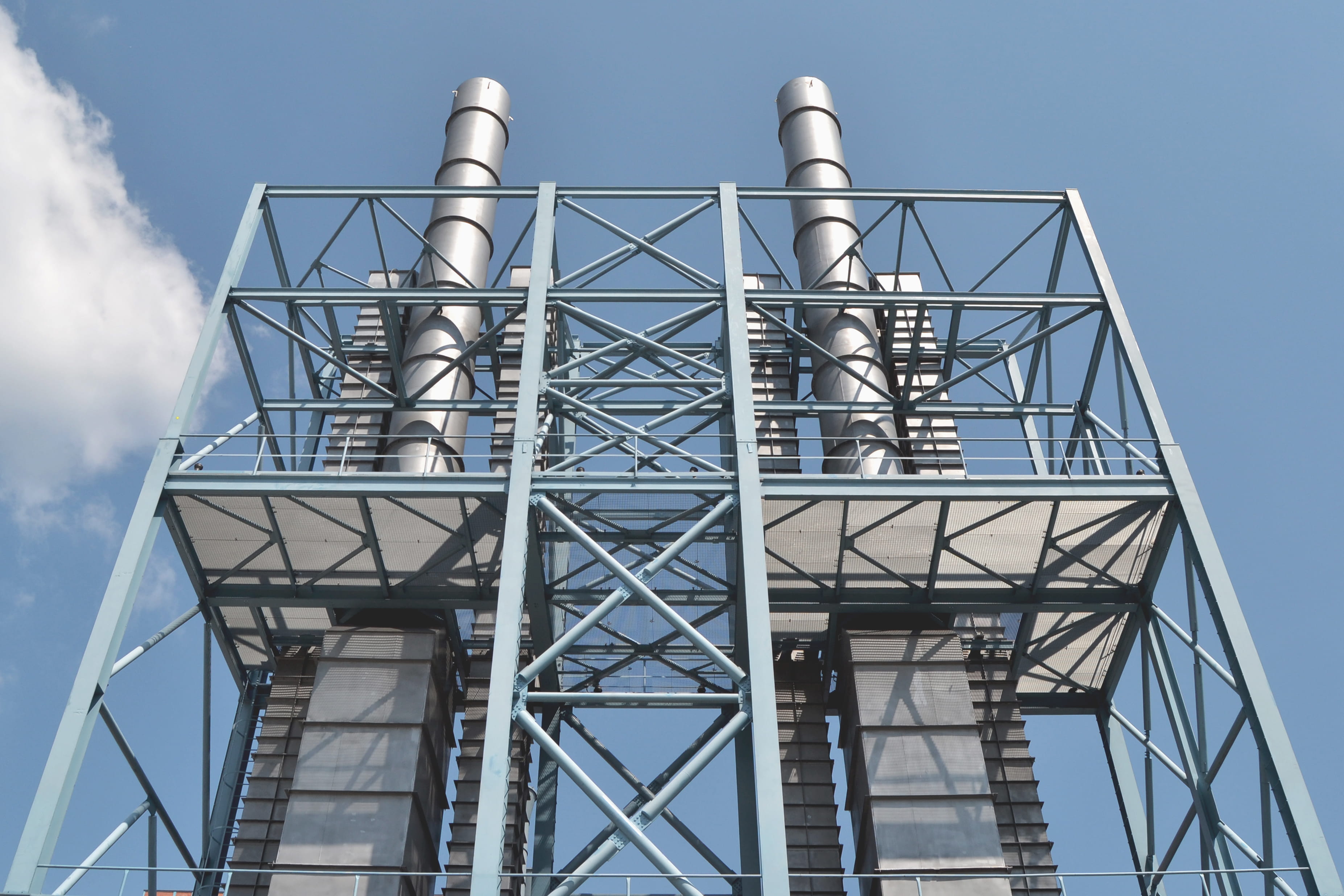construction industry, arch, clear sky, blue, technology, architecture, connection, low angle view, modern, steel, built structure, lattice, metal, 2K, HD Wallpaper