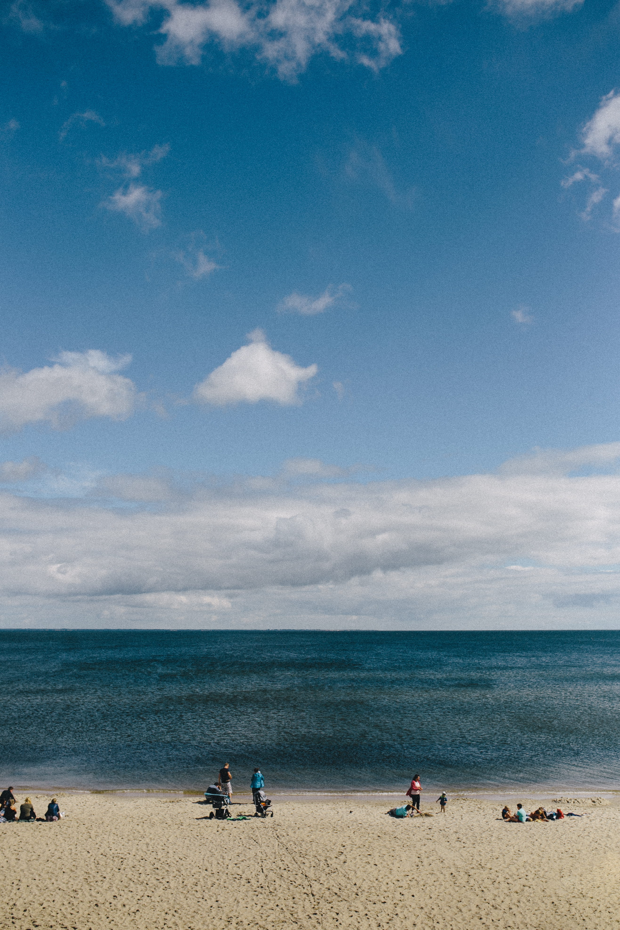 group of people, sea, men, outdoors, shore, sky, nature, surfing, beach, summer, coastline, 4K, day, kitesurfing, travel Destinations, scenics - nature, Phone HD Wallpaper