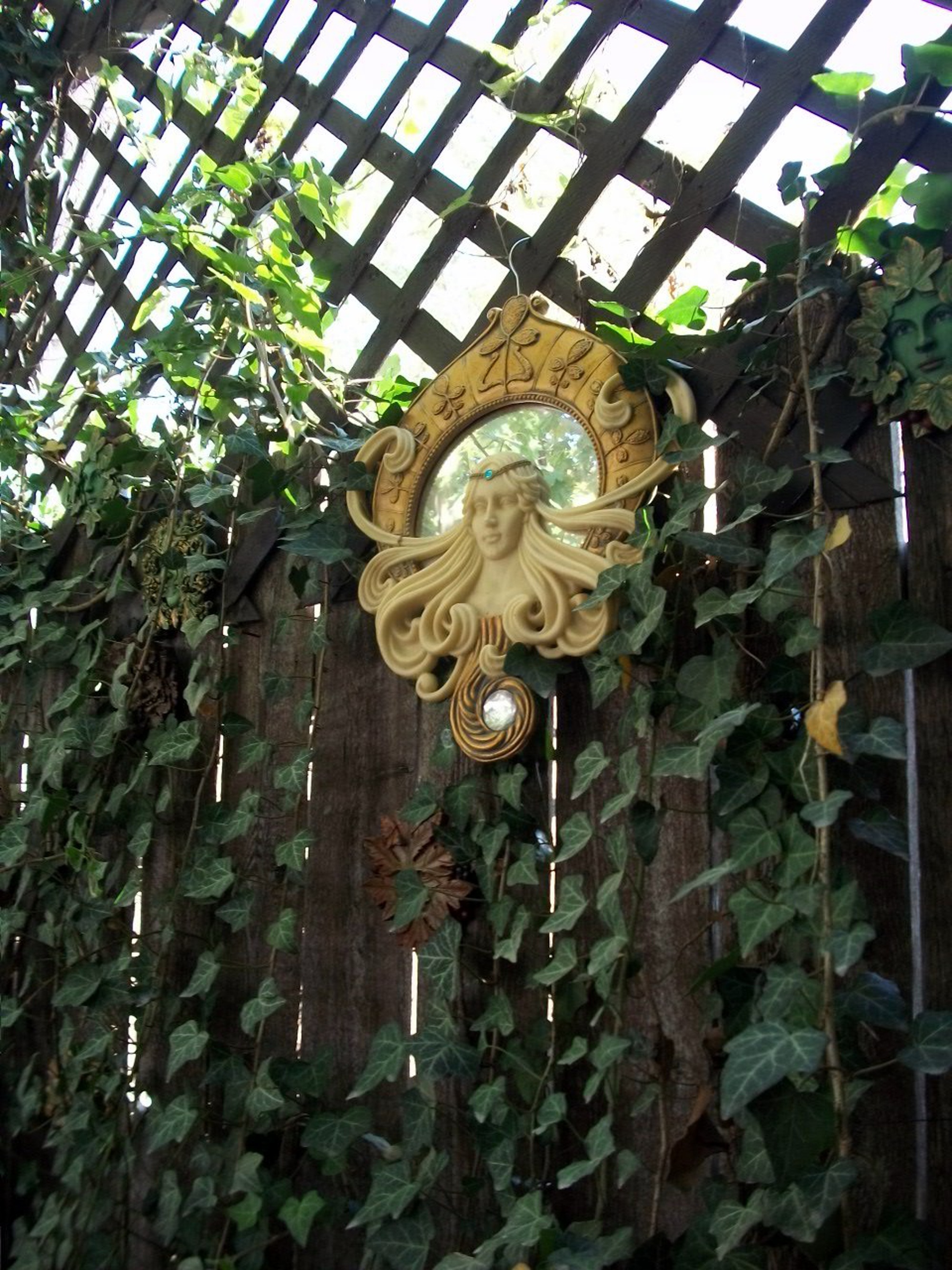 mirror, metal, day, angel, ceiling, carving, craft, human representation, lattice, tree, representation, ivy, no people, sculpture, plant, nature, art and craft, Phone HD Wallpaper
