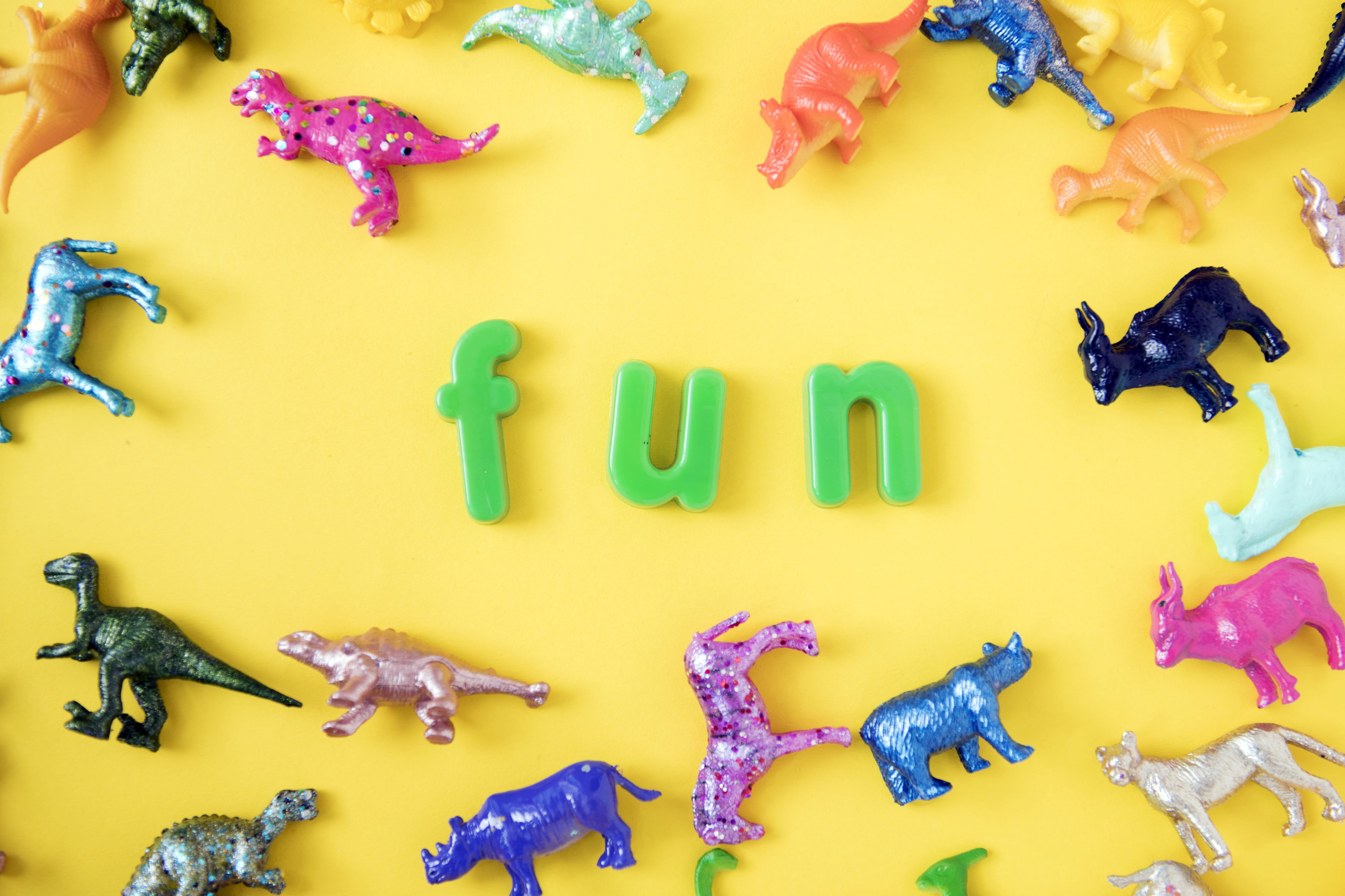 jurassic, 4K, multi colored, choice, safari, plastic, horse, animal themes, animal representation, directly above, pattern, lion, yellow background, entertainment, HD Wallpaper