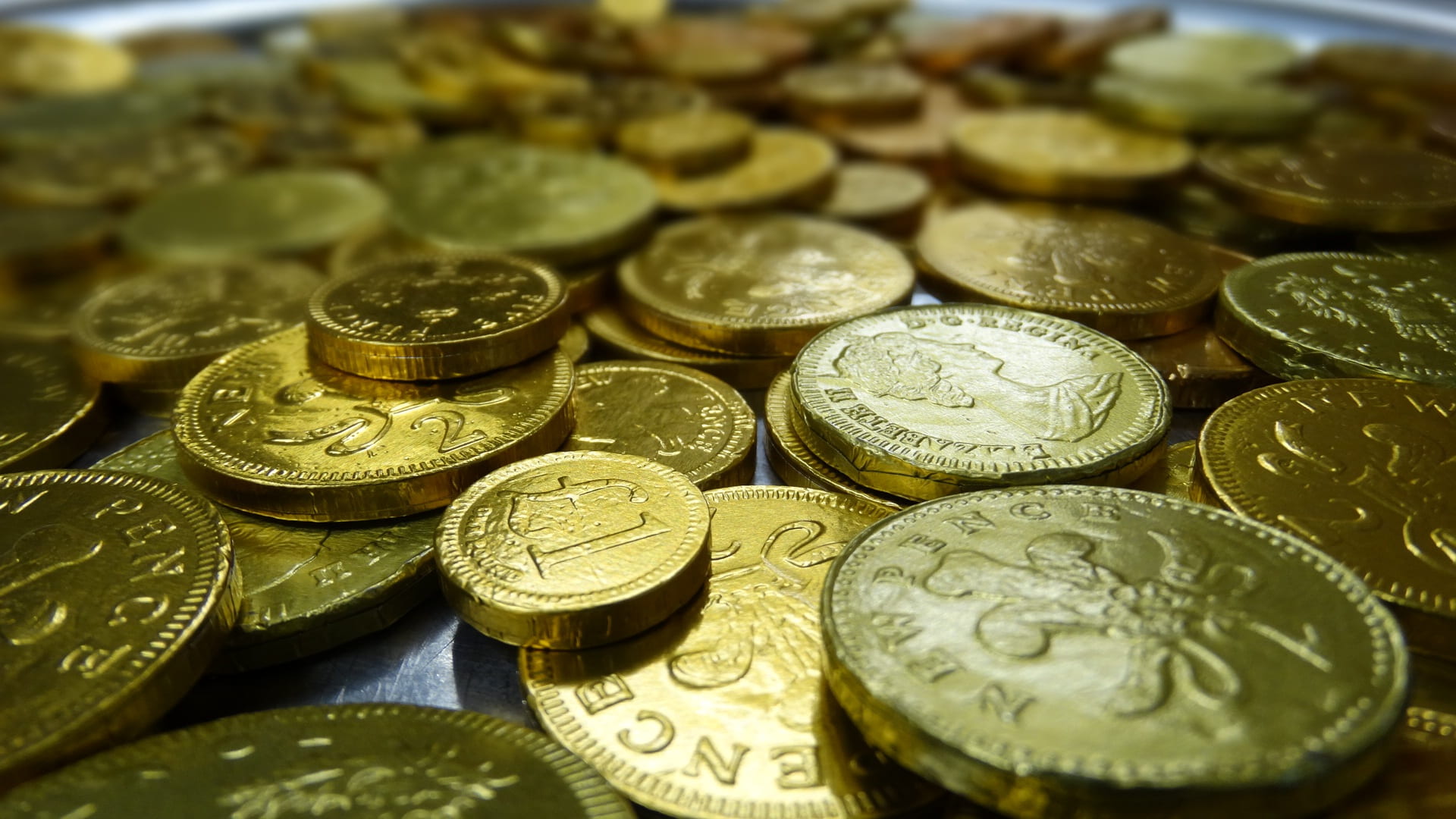 still life, luxury, fortune, full frame, wealth, 1080P, finance, metal, close-up, economy, financial, number, lot, winning, colored, currency, lottery, HD Wallpaper