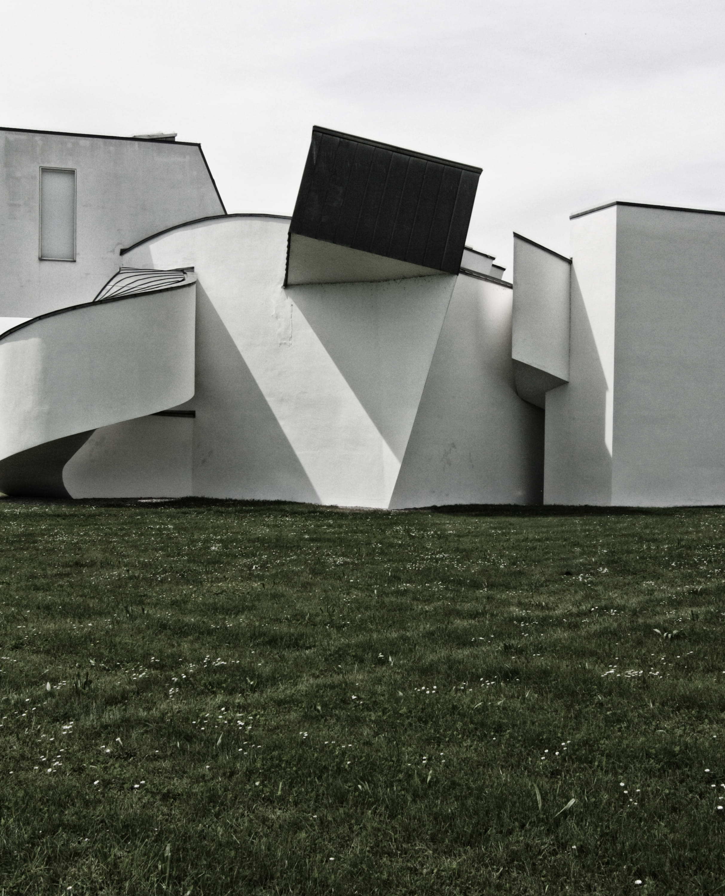 no people, black, wall - building feature, weil am rhein, ground, outdoors, sky, green color, building exterior, germany, grass, art, day, concrete, building, Phone HD Wallpaper