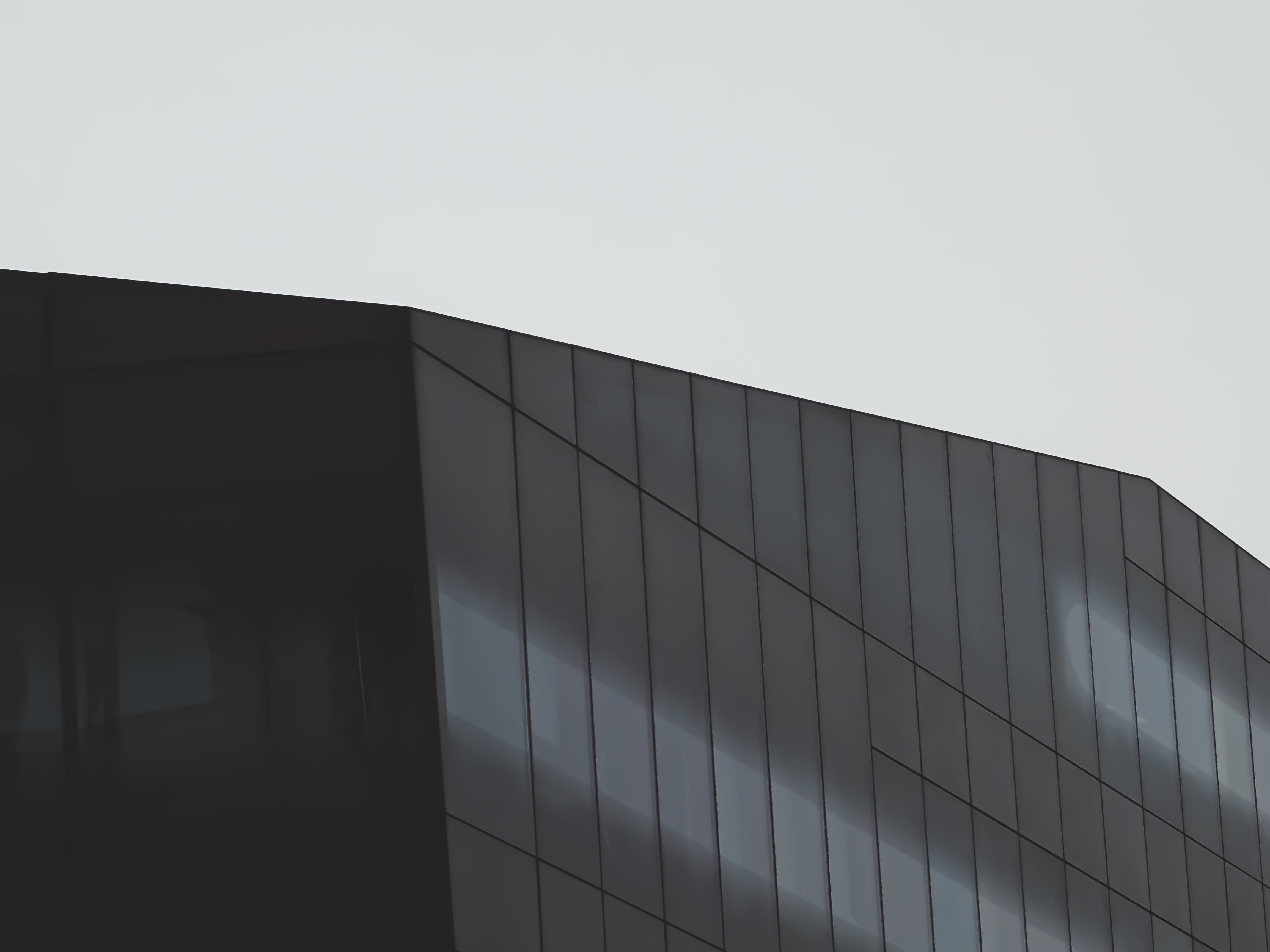 day, building, wall - building feature, modern, pattern, city, low angle view, 4K, building exterior, simple, sky, clear sky, minimalism, reflection, HD Wallpaper
